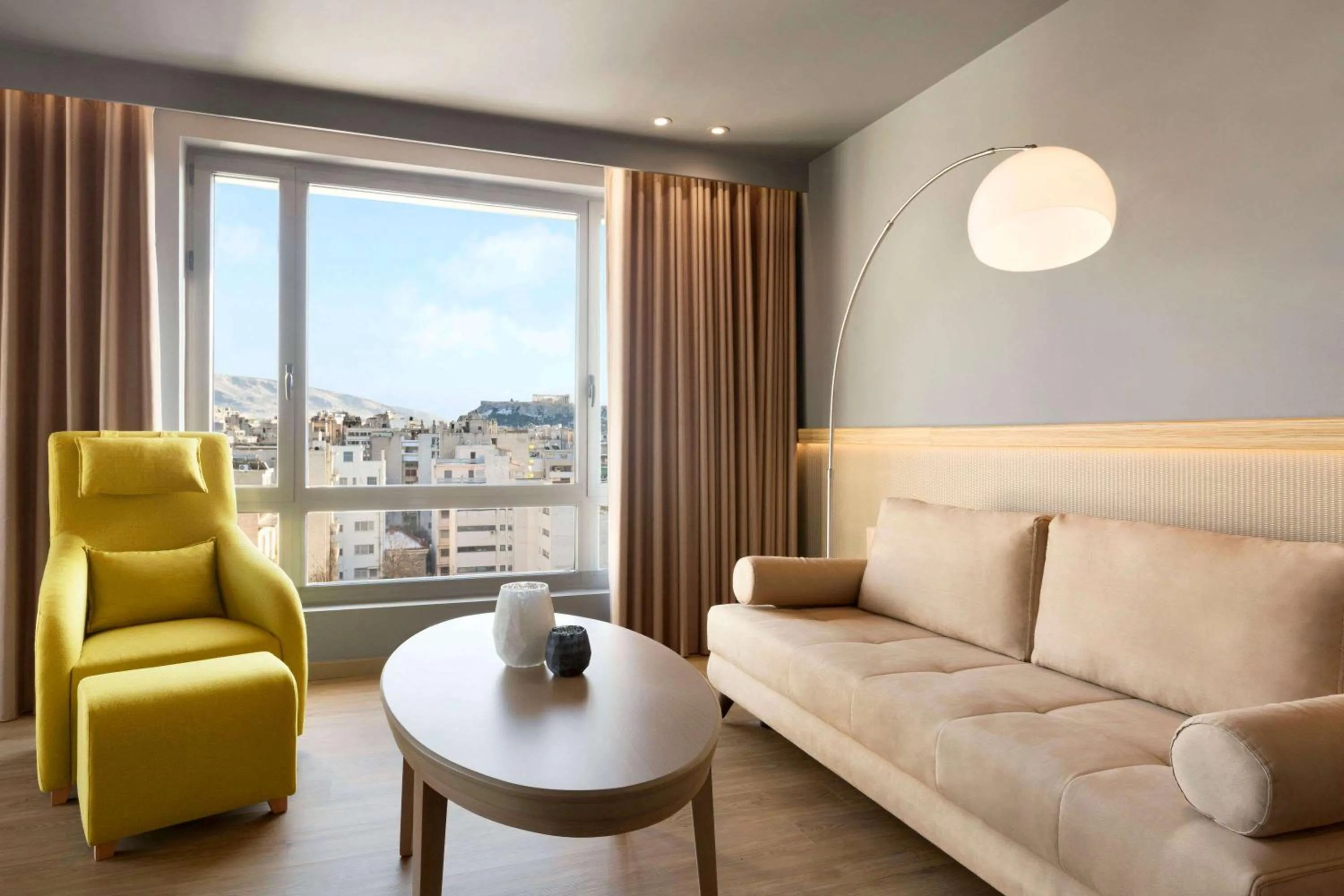 Photo of the whole room in Zeus Wyndham Grand Athens