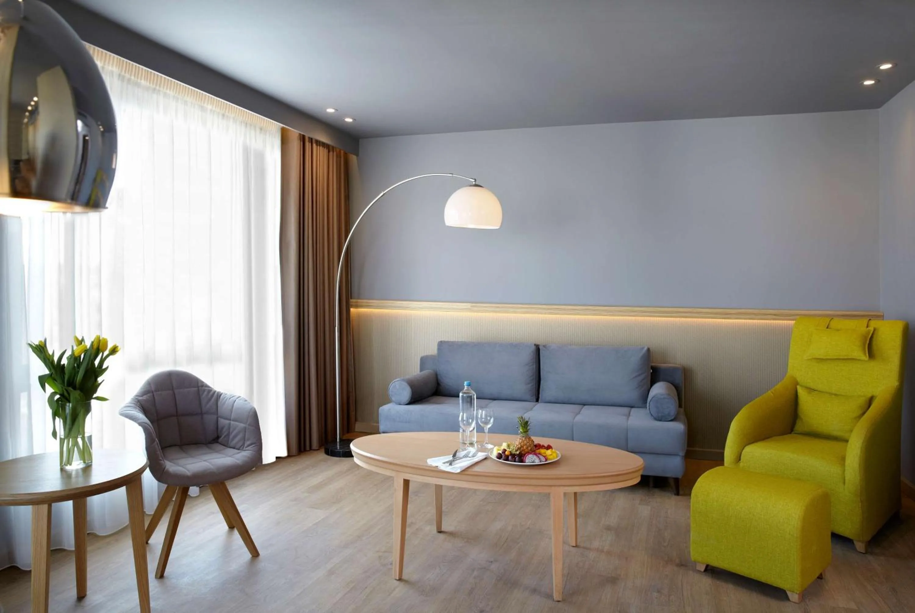 Photo of the whole room in Zeus Wyndham Grand Athens