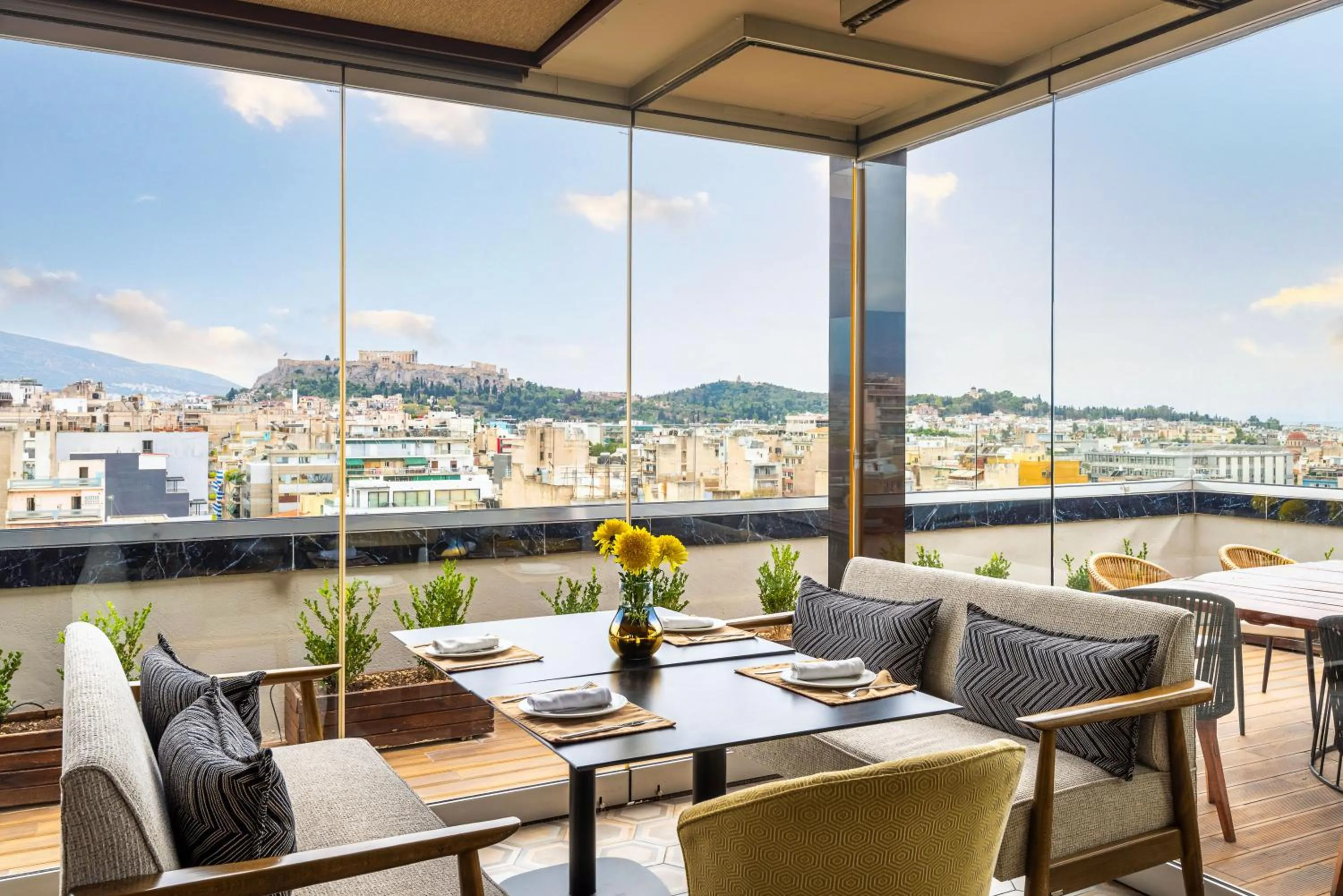 Restaurant/places to eat in Zeus Wyndham Grand Athens