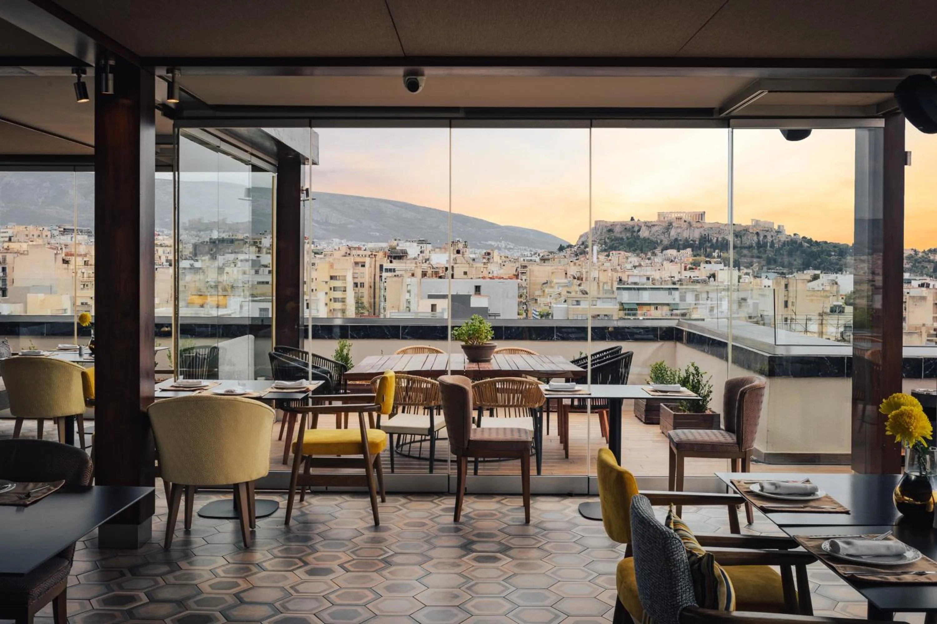 Restaurant/places to eat in Zeus Wyndham Grand Athens