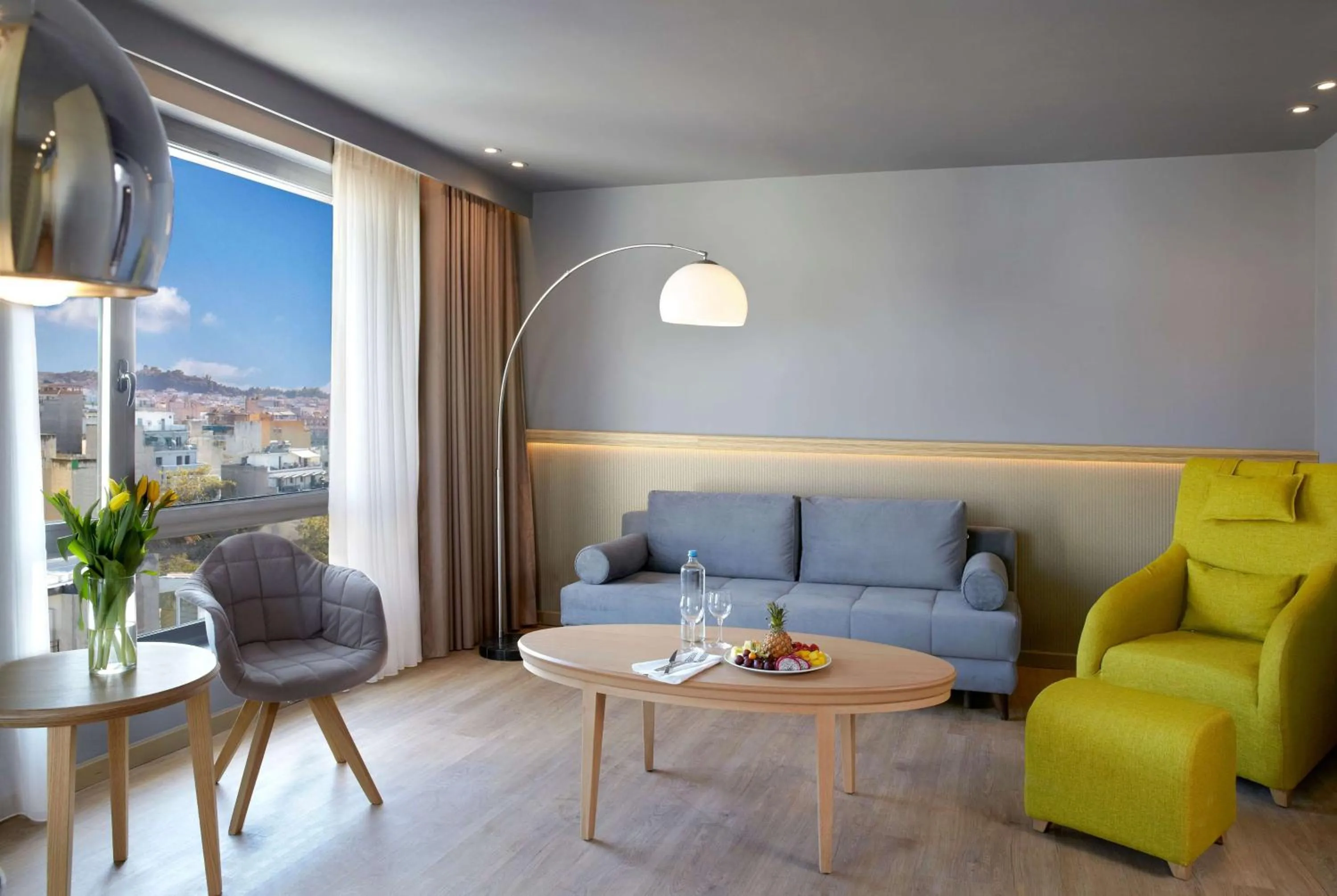 Bed in Zeus Wyndham Grand Athens