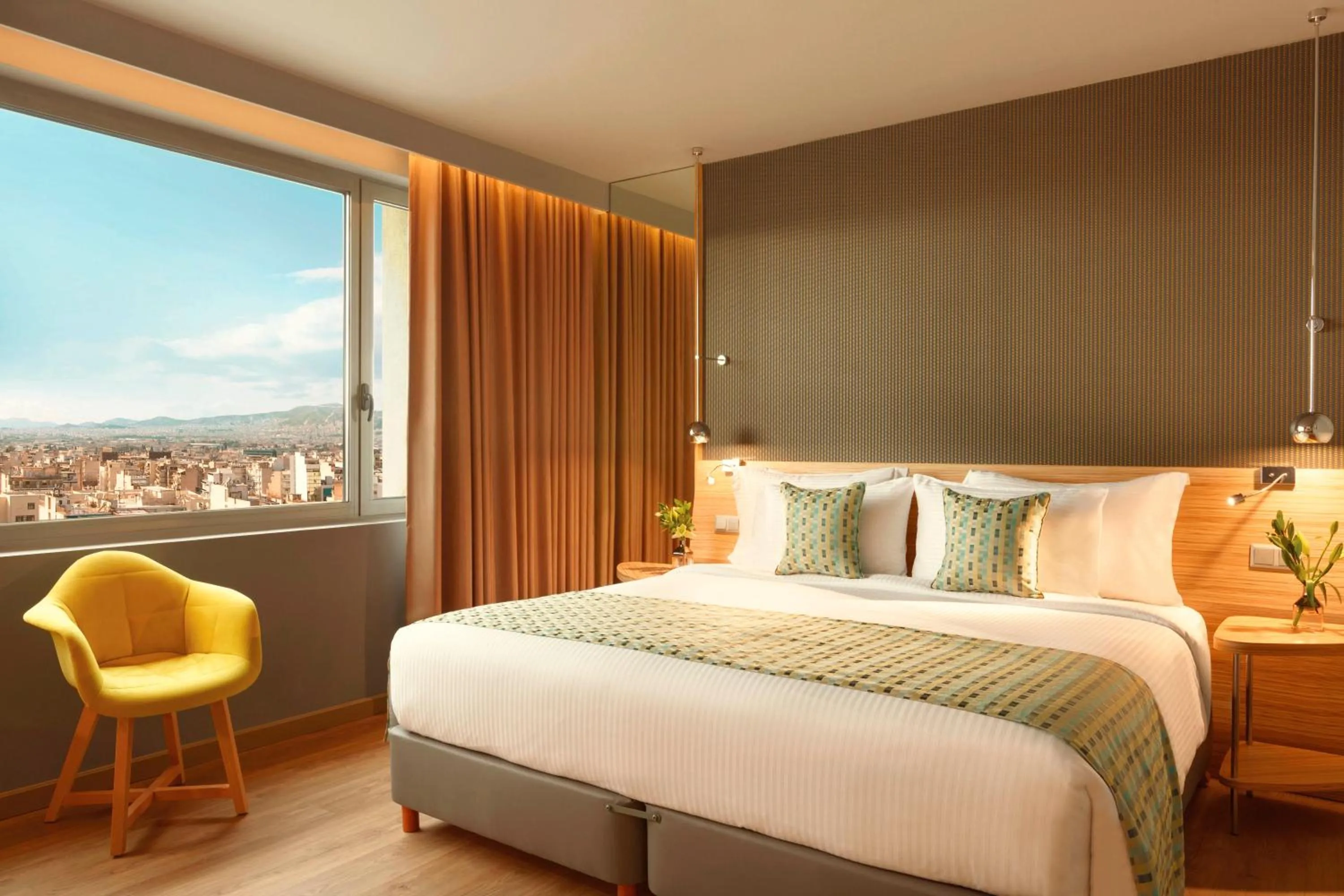 Bed in Zeus Wyndham Grand Athens