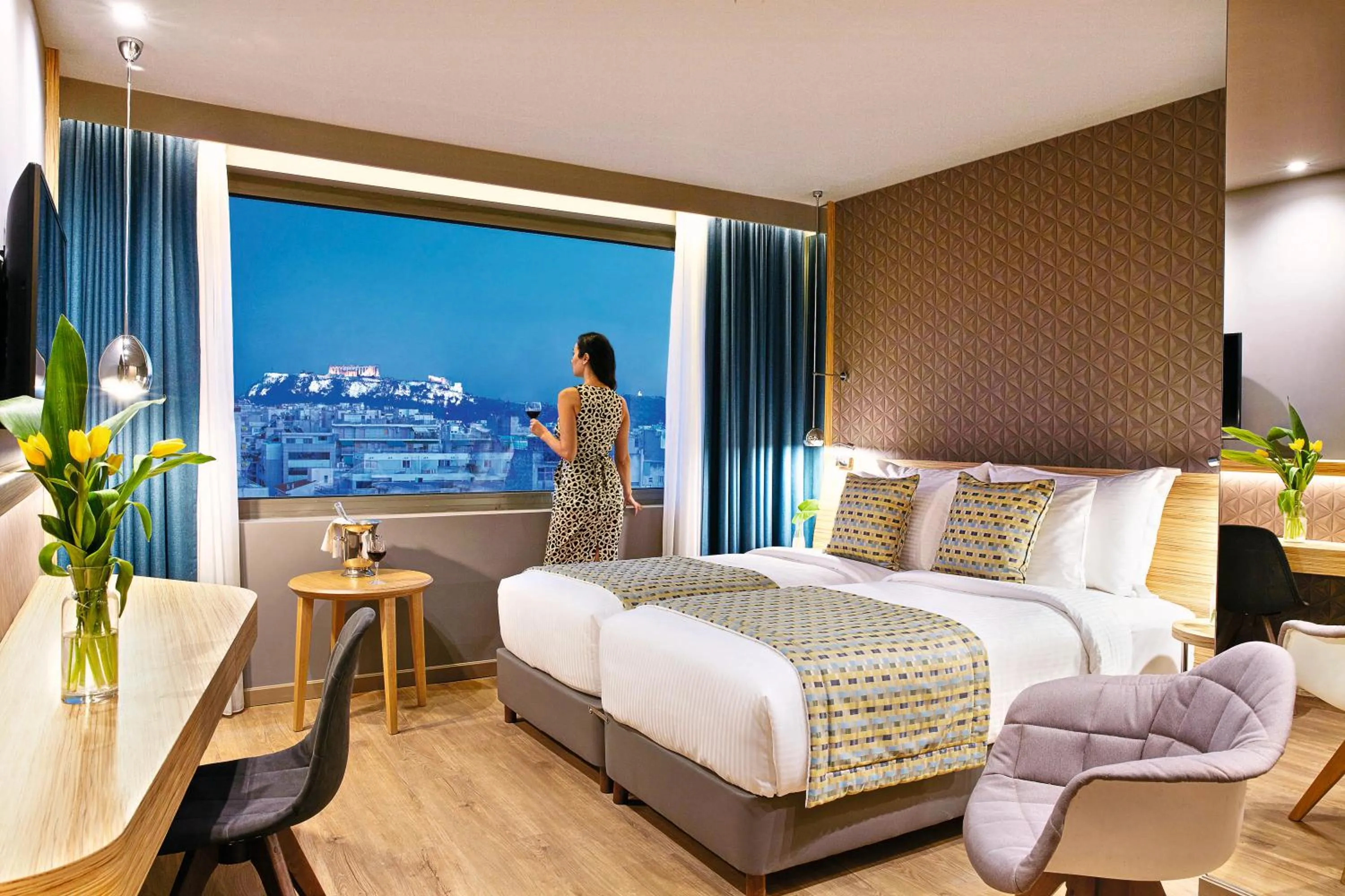 Bedroom, Bed in Zeus Wyndham Grand Athens