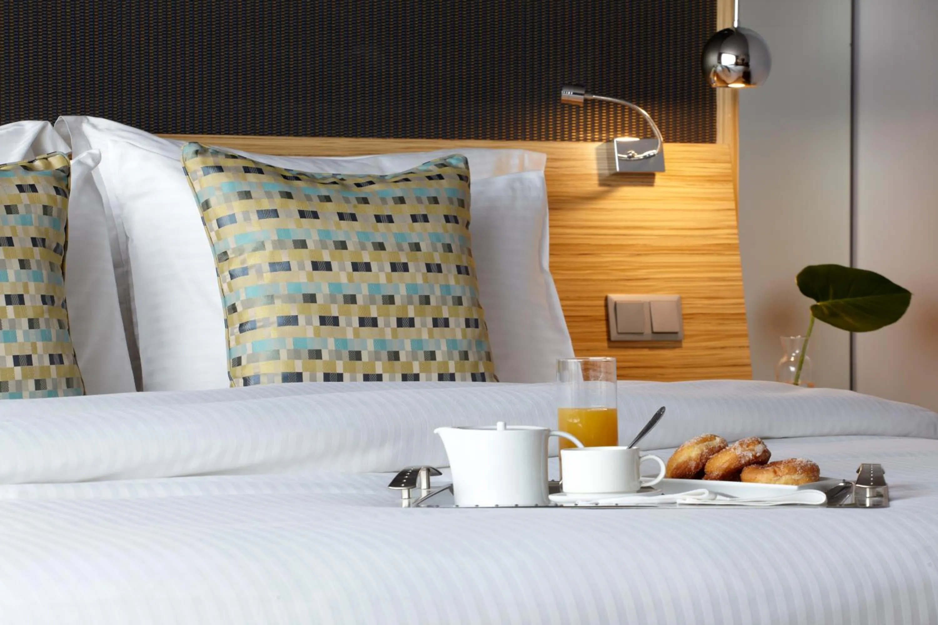 Breakfast, Bed in Zeus Wyndham Grand Athens