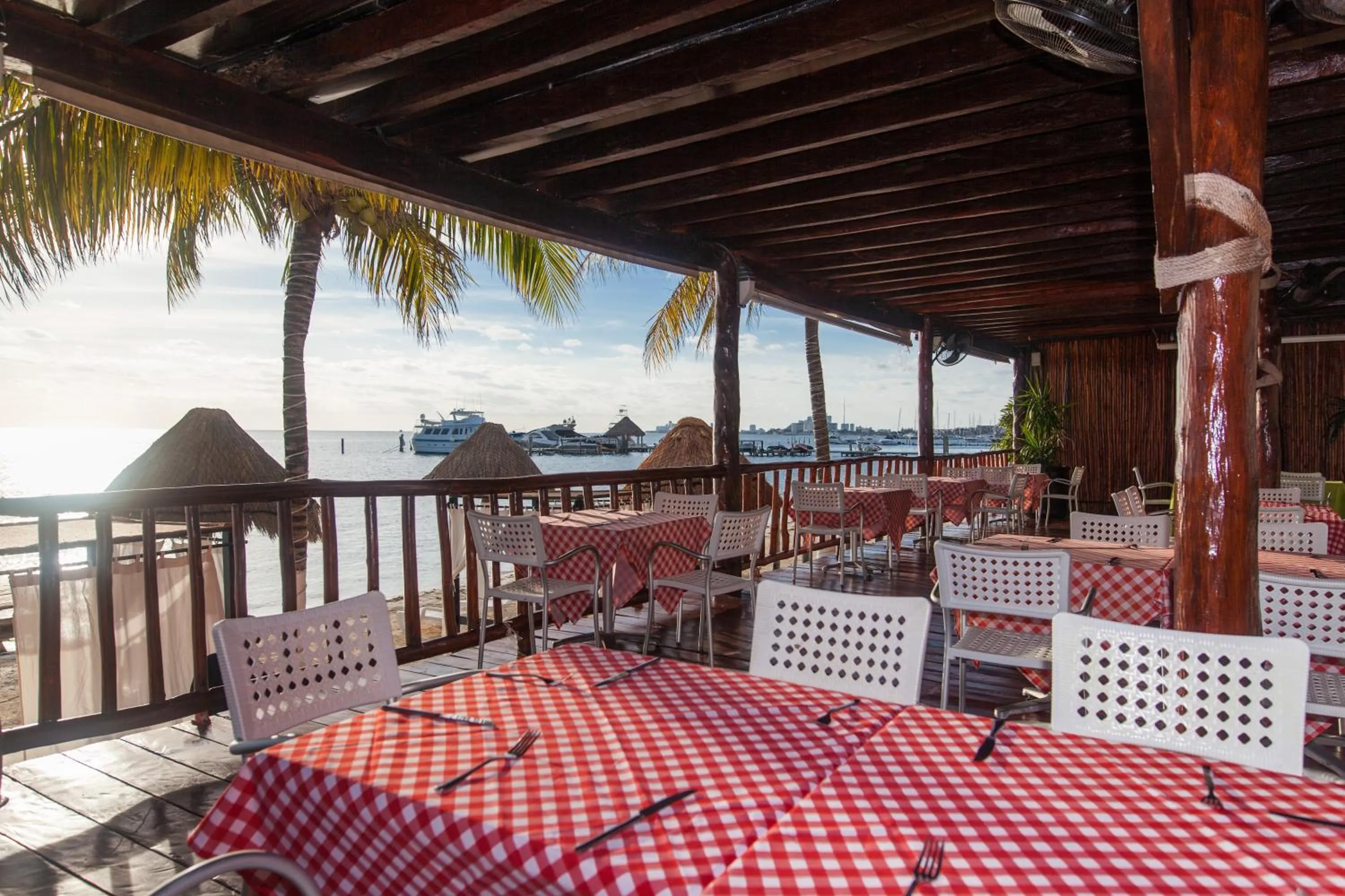 Restaurant/places to eat in Ocean View Cancun Arenas
