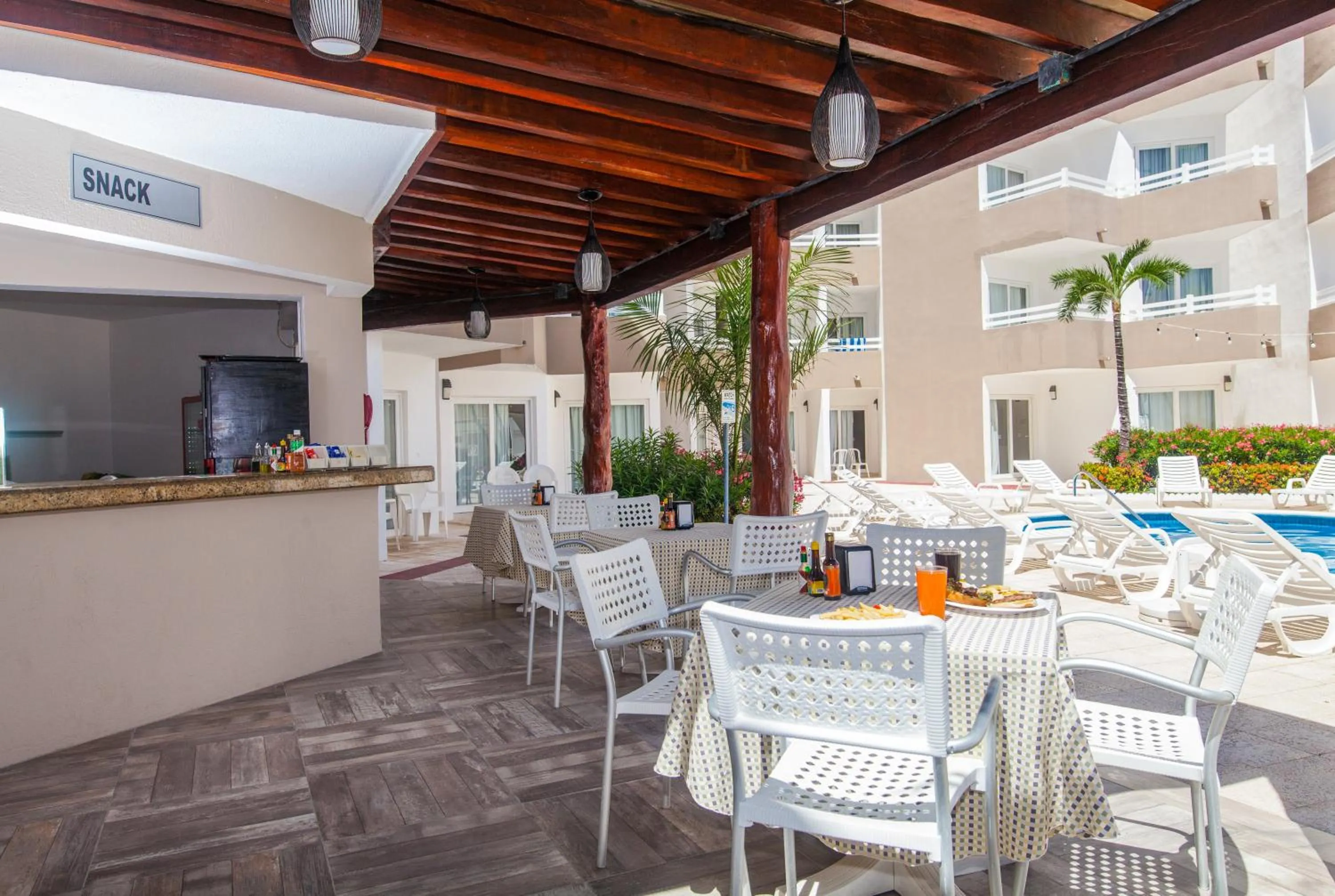 Restaurant/Places to Eat in Ocean View Cancun Arenas