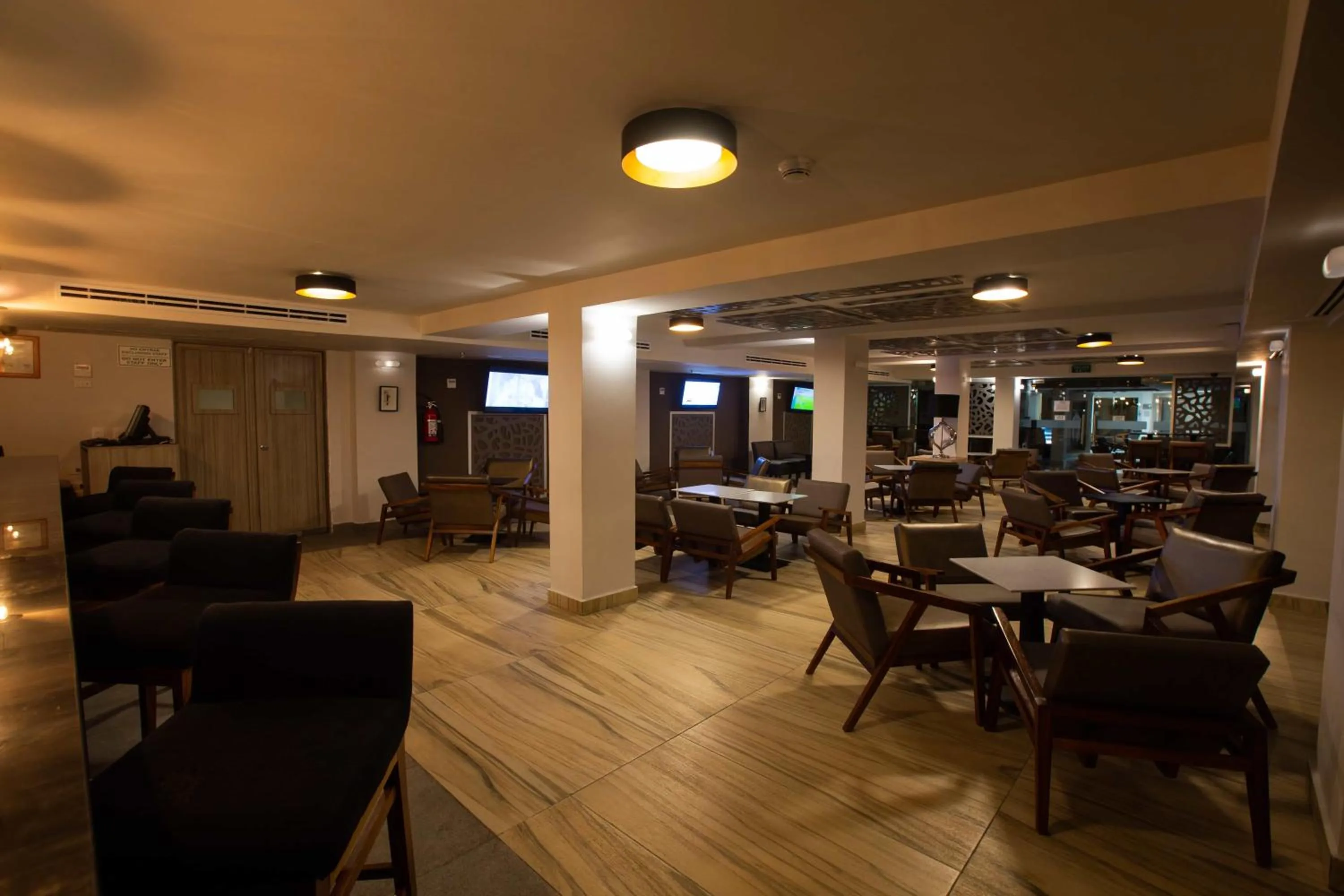 Restaurant/Places to Eat in Ocean View Cancun Arenas