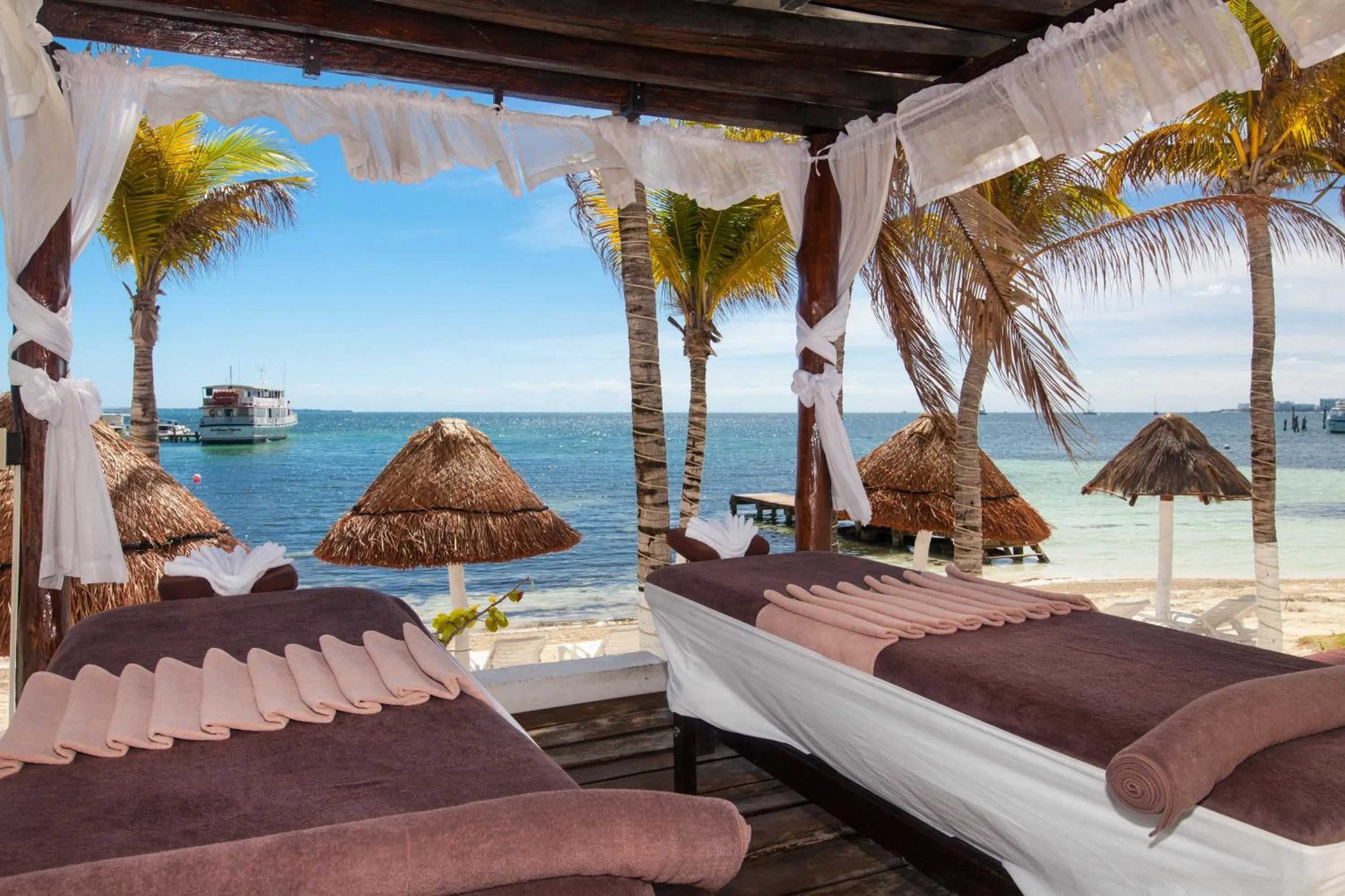 Spa and wellness centre/facilities, Beach in Ocean View Cancun Arenas