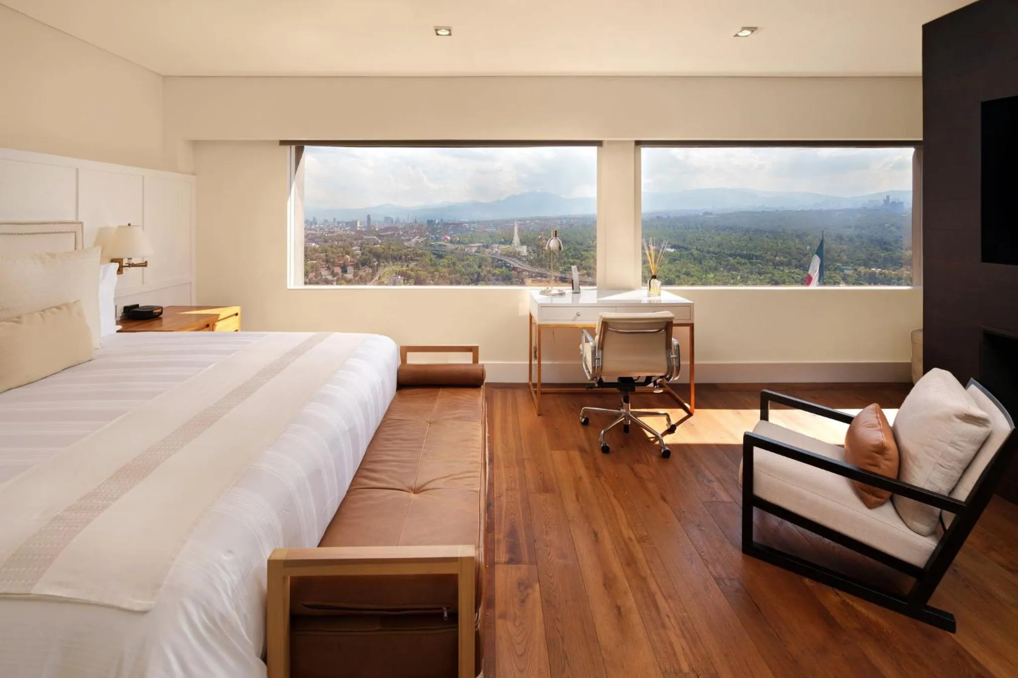 Photo of the whole room, Bed in Presidente InterContinental Mexico City by IHG