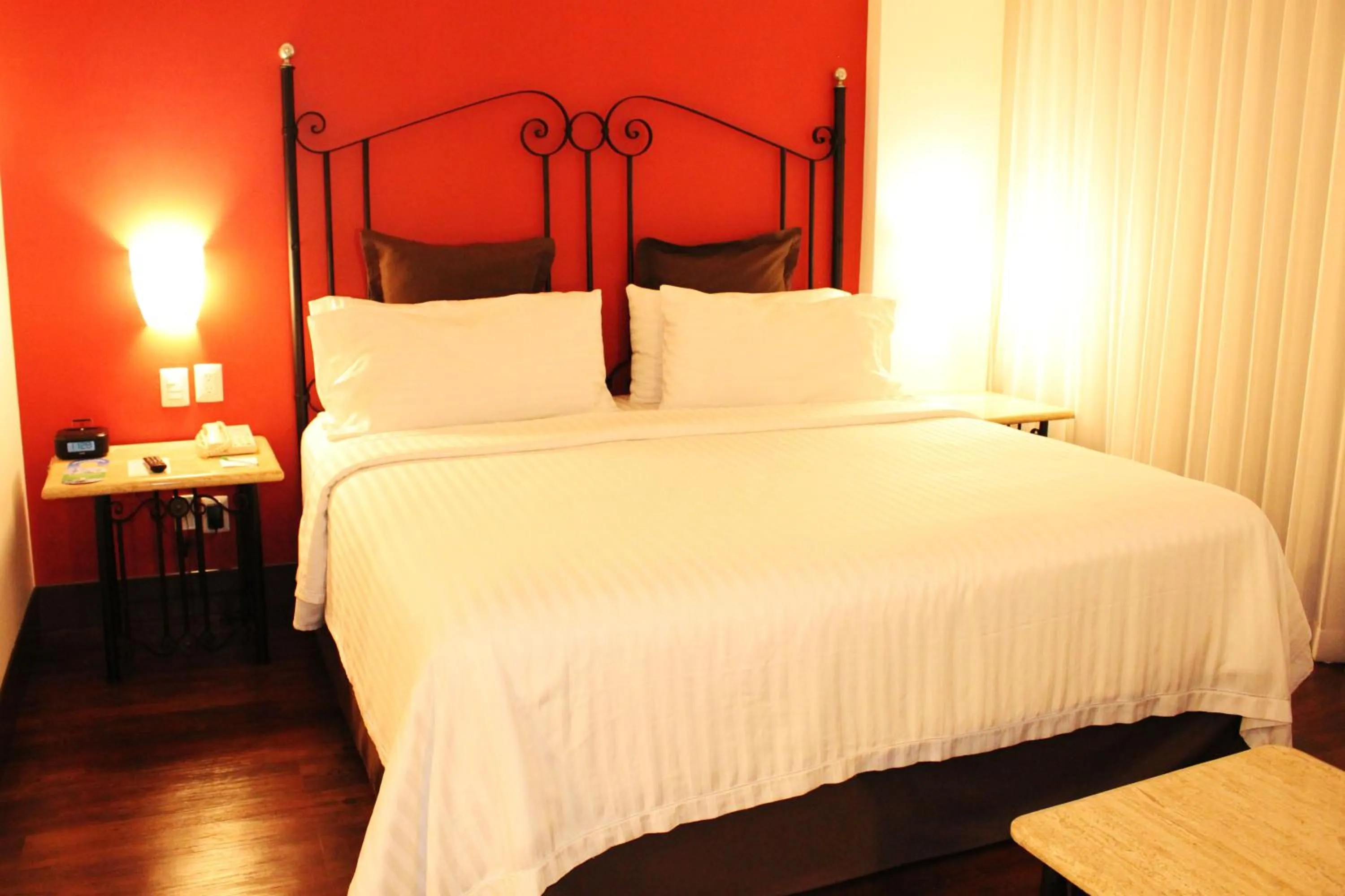 Bedroom, Bed in Holiday Inn Hotel & Suites Centro Historico by IHG
