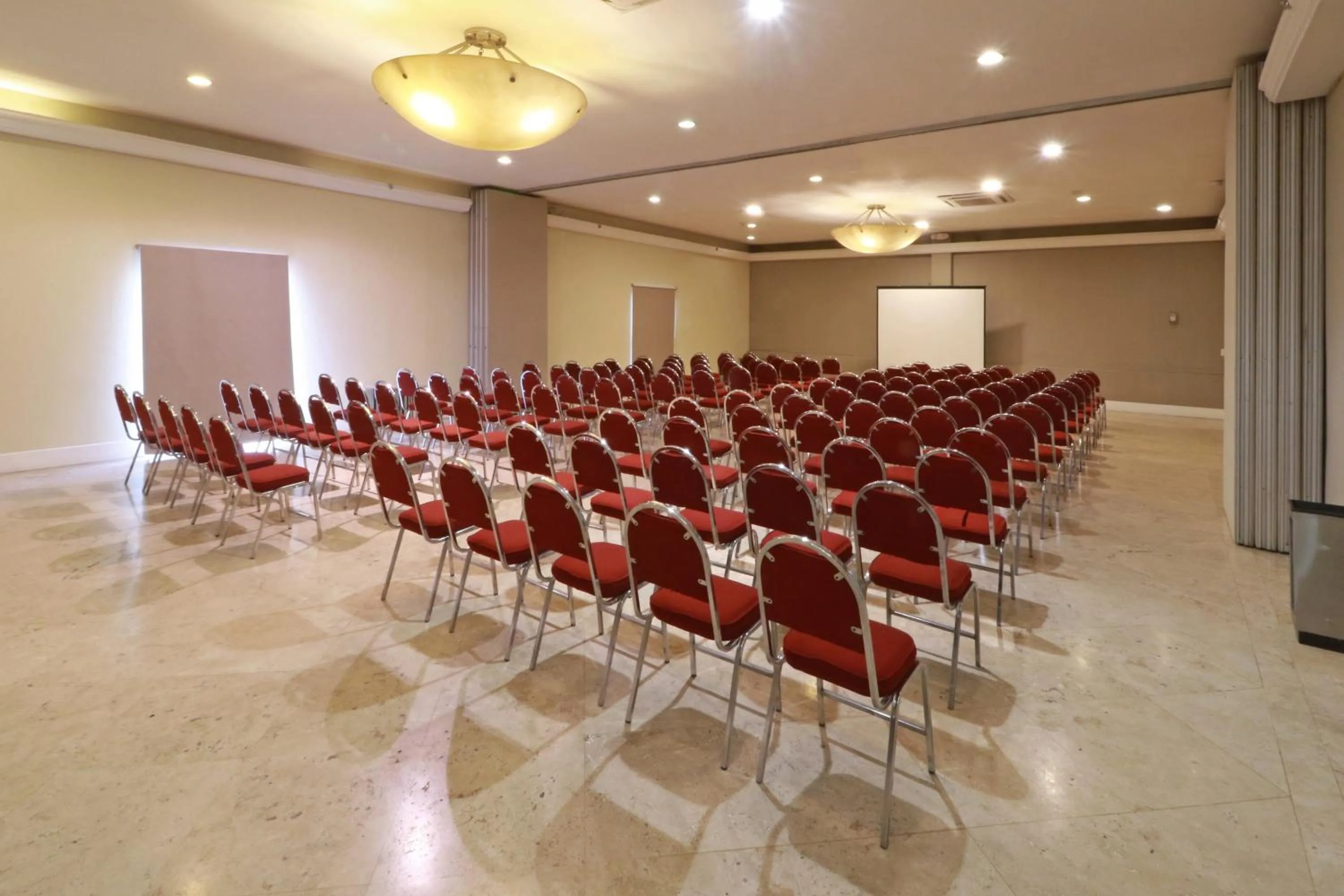 Meeting/conference room in Holiday Inn Hotel & Suites Centro Historico by IHG