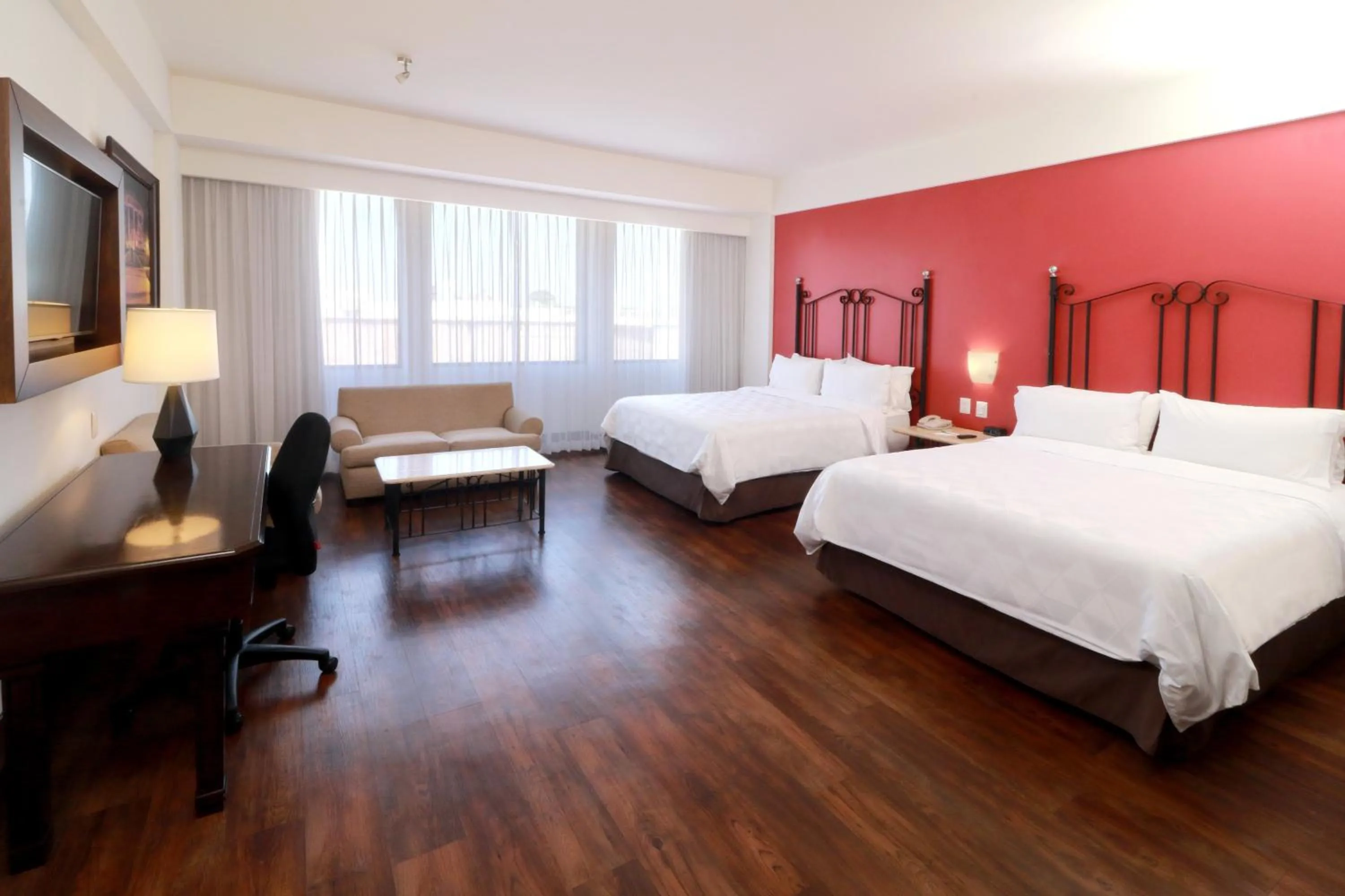 Photo of the whole room, Bed in Holiday Inn Hotel & Suites Centro Historico by IHG