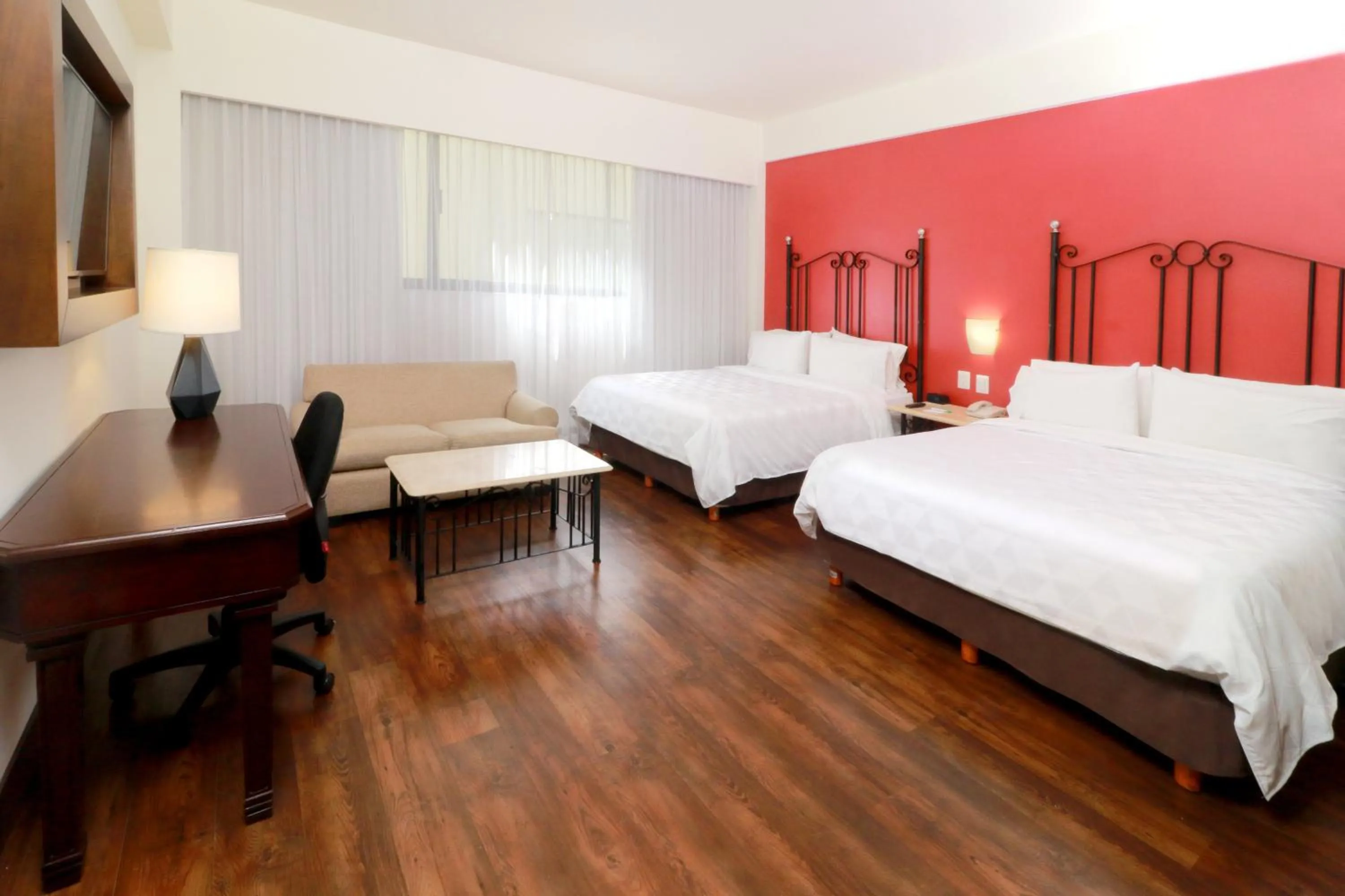 Photo of the whole room, Bed in Holiday Inn Hotel & Suites Centro Historico by IHG