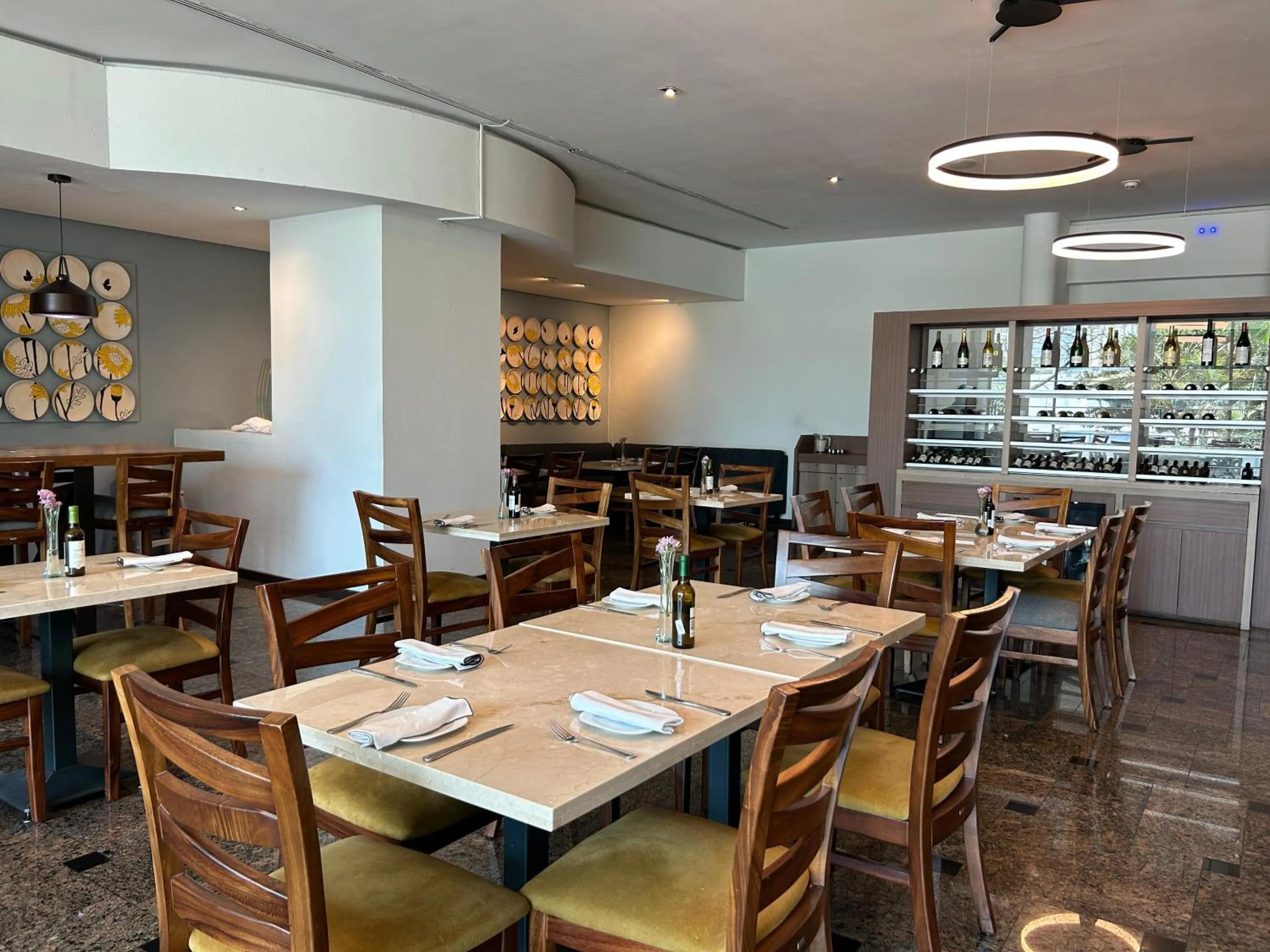 Restaurant/places to eat in Holiday Inn Guadalajara Select by IHG