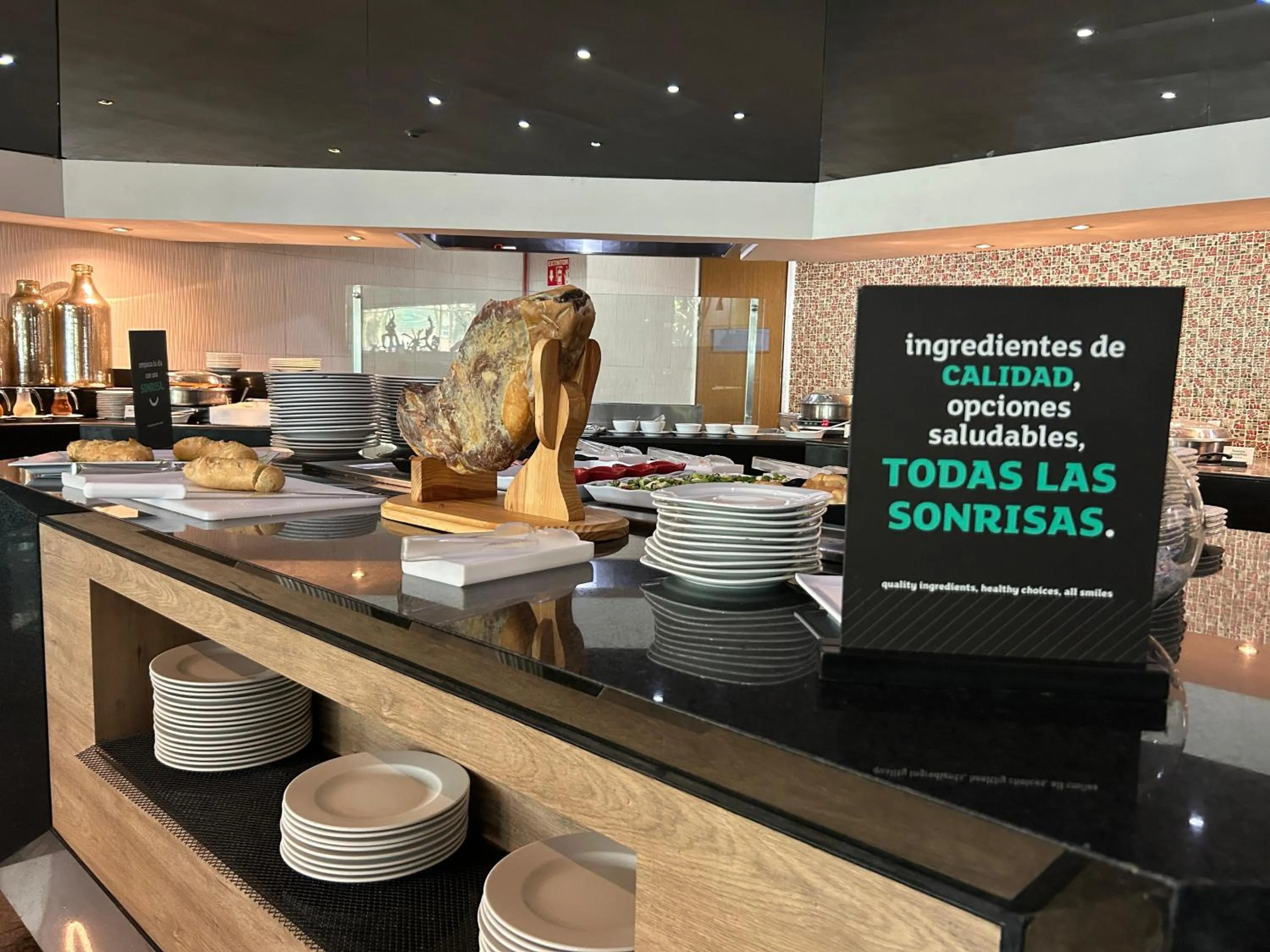 Buffet breakfast in Holiday Inn Guadalajara Select by IHG