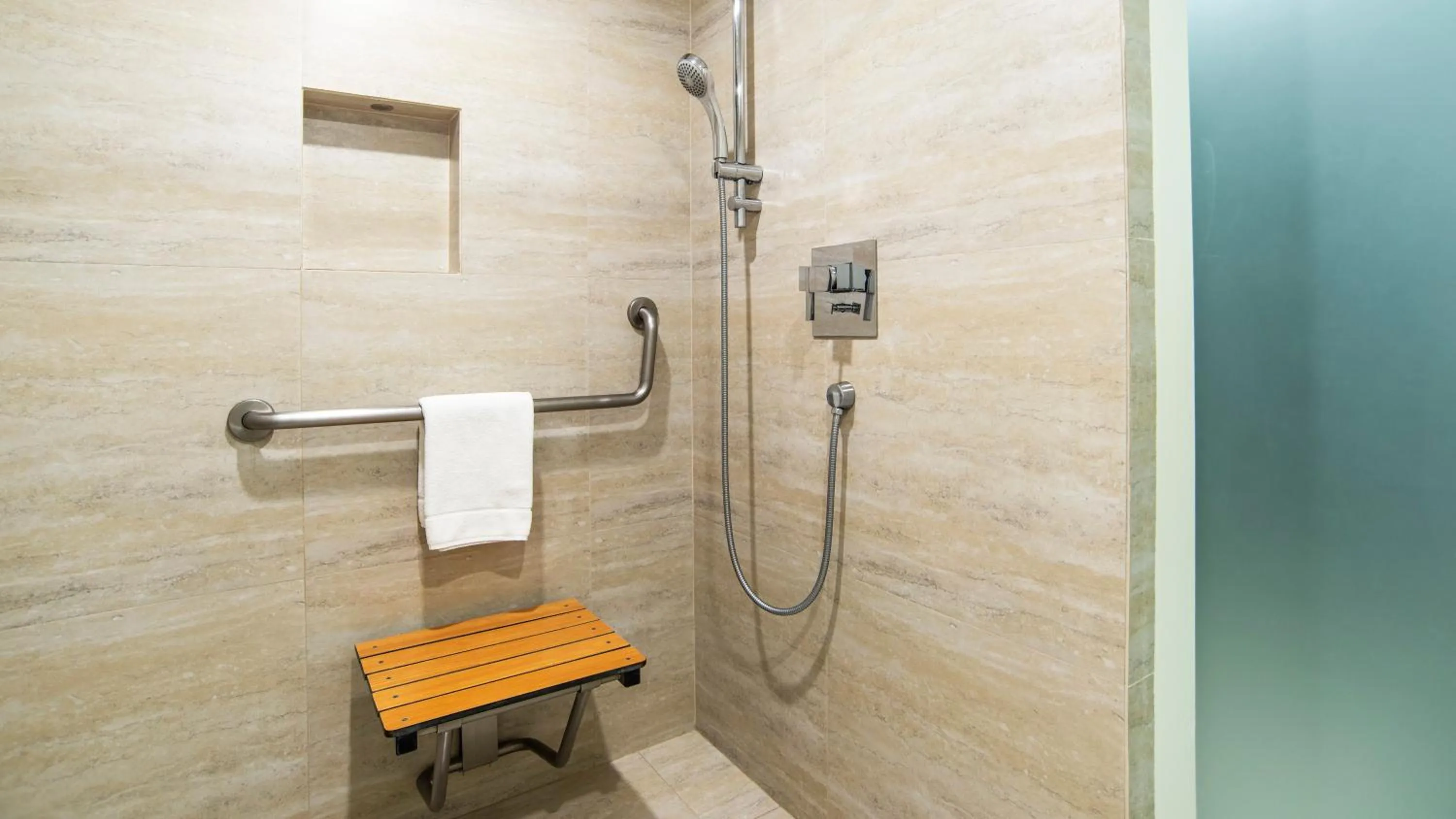 Bathroom in Holiday Inn Mexico Dali Airport by IHG