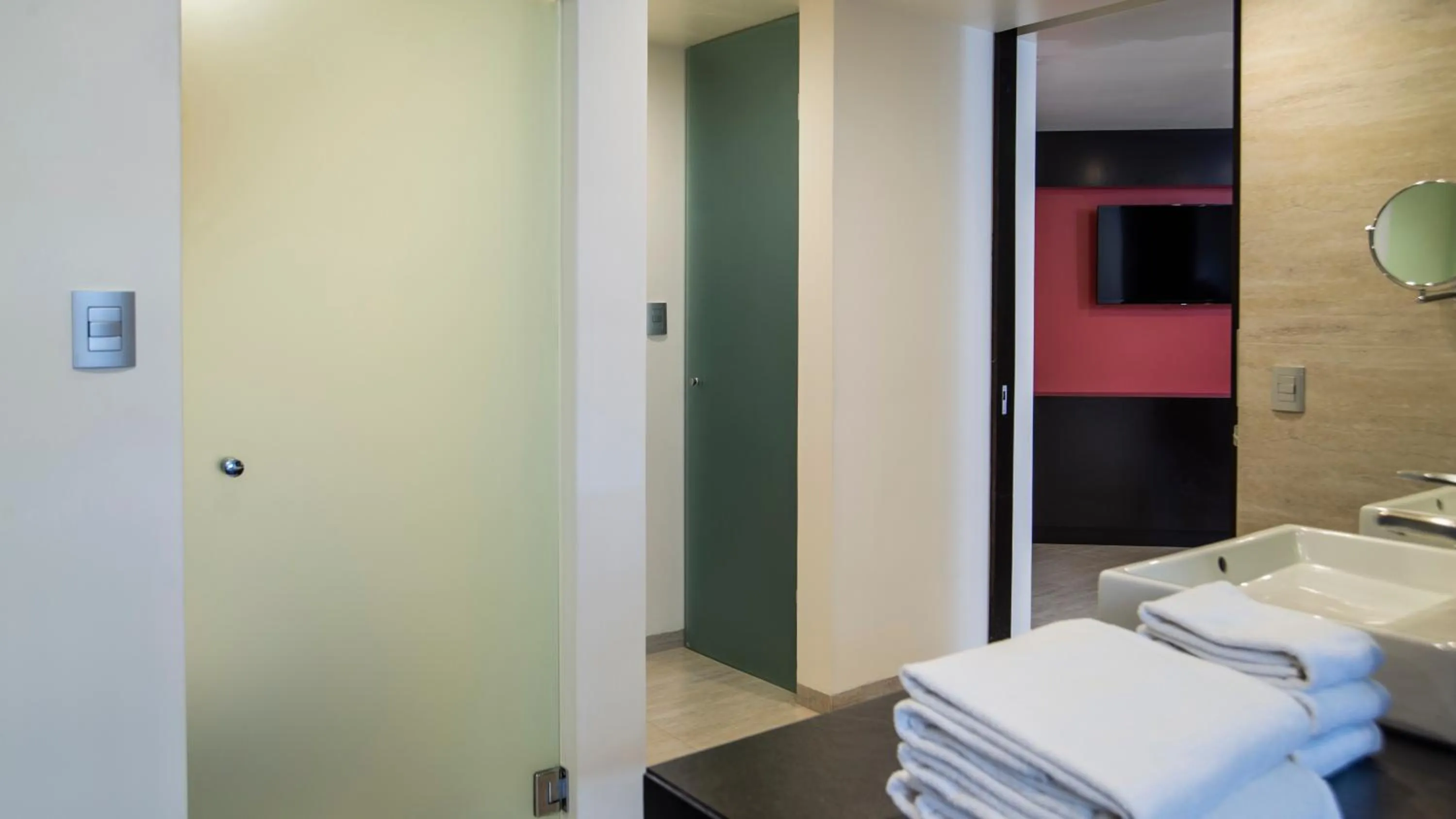 Bathroom in Holiday Inn Mexico Dali Airport by IHG