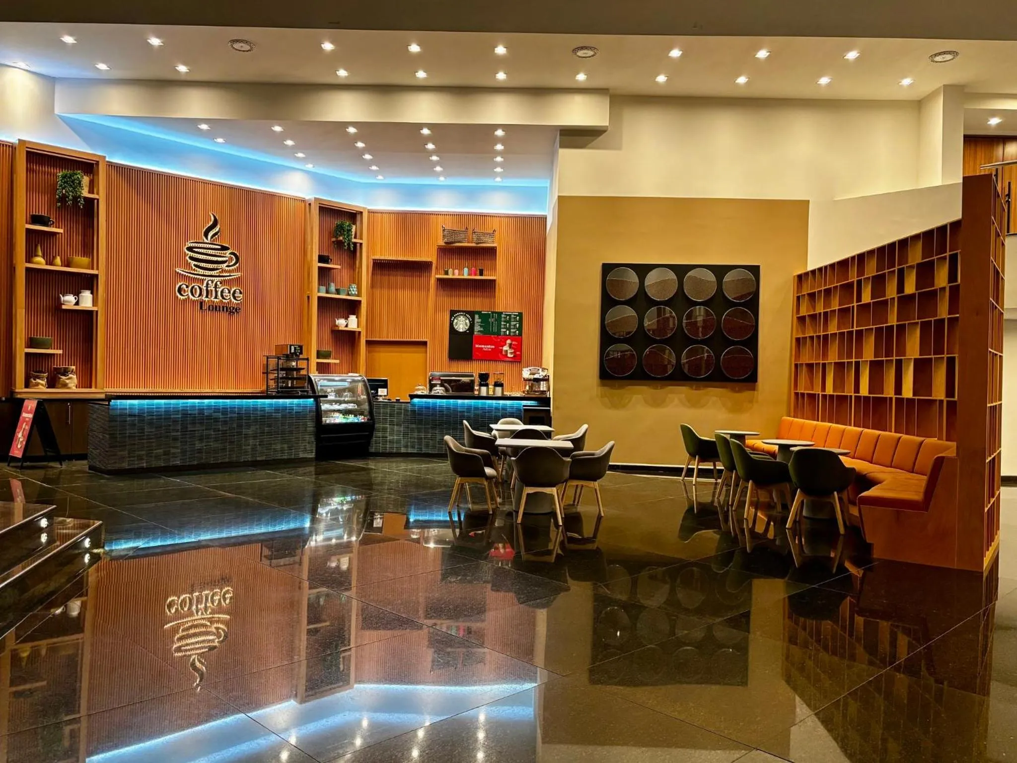 Restaurant/places to eat in Holiday Inn Mexico Dali Airport by IHG