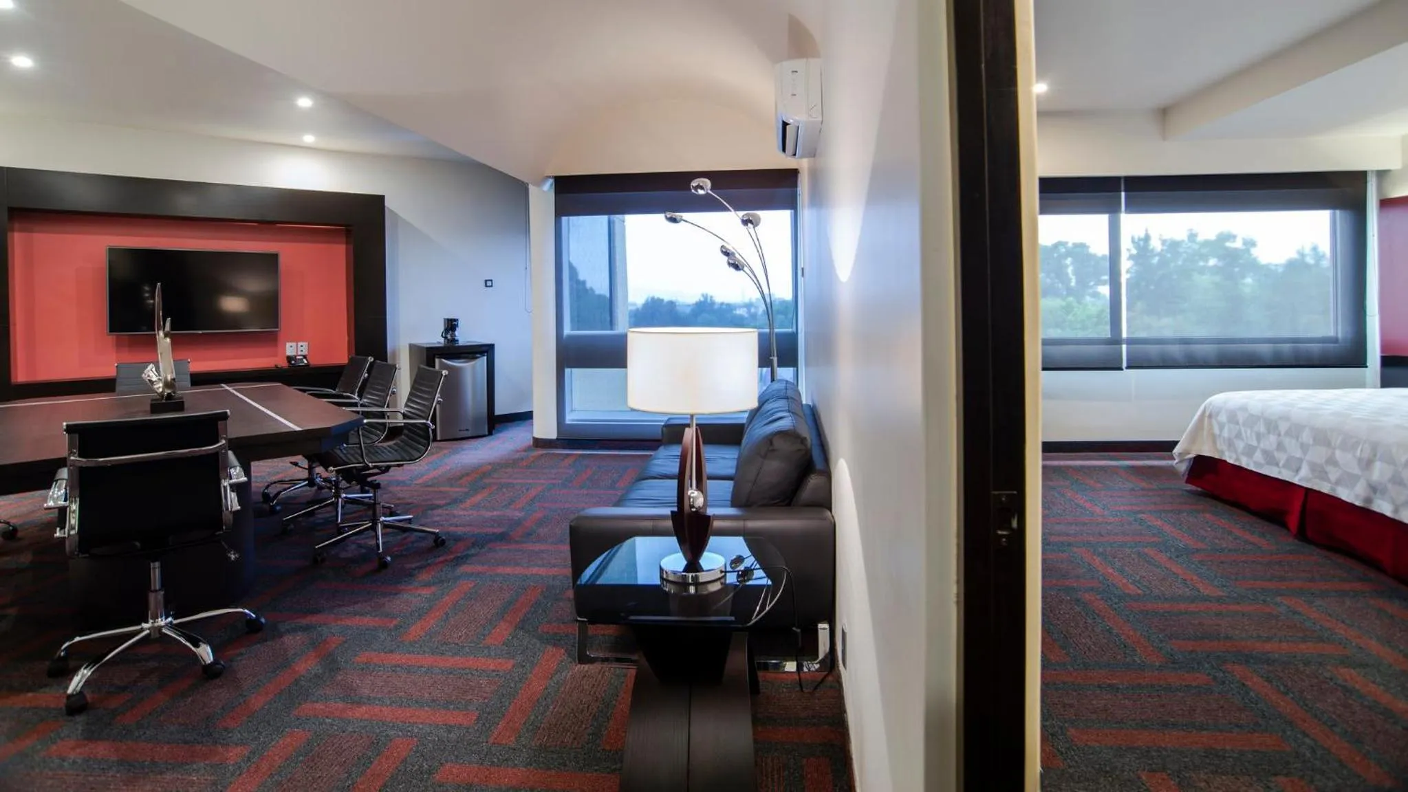 Photo of the whole room, Bed in Holiday Inn Mexico Dali Airport by IHG