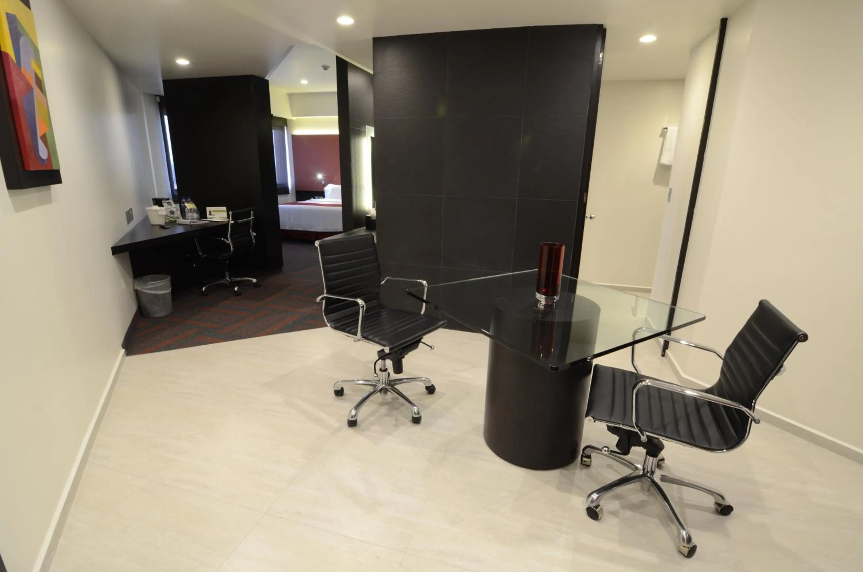 Photo of the whole room in Holiday Inn Mexico Dali Airport by IHG