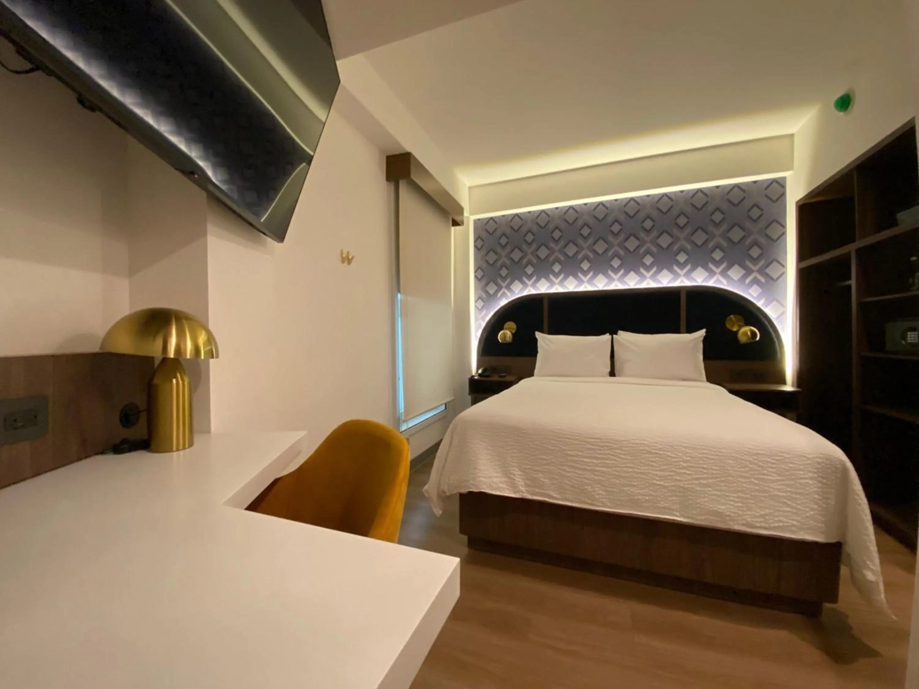 Photo of the whole room, Bed in Holiday Inn Express Ciudad de Mexico Condesa by IHG