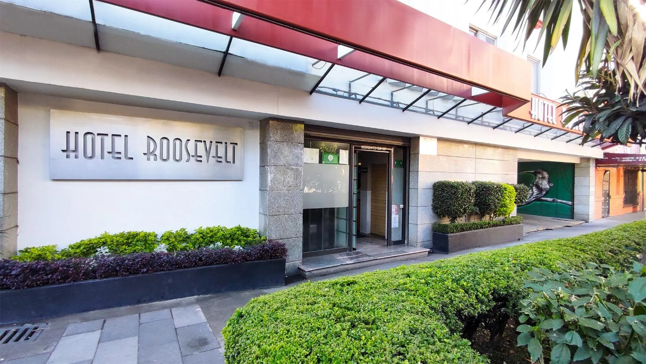 Facade/entrance in Hotel Roosevelt Condesa