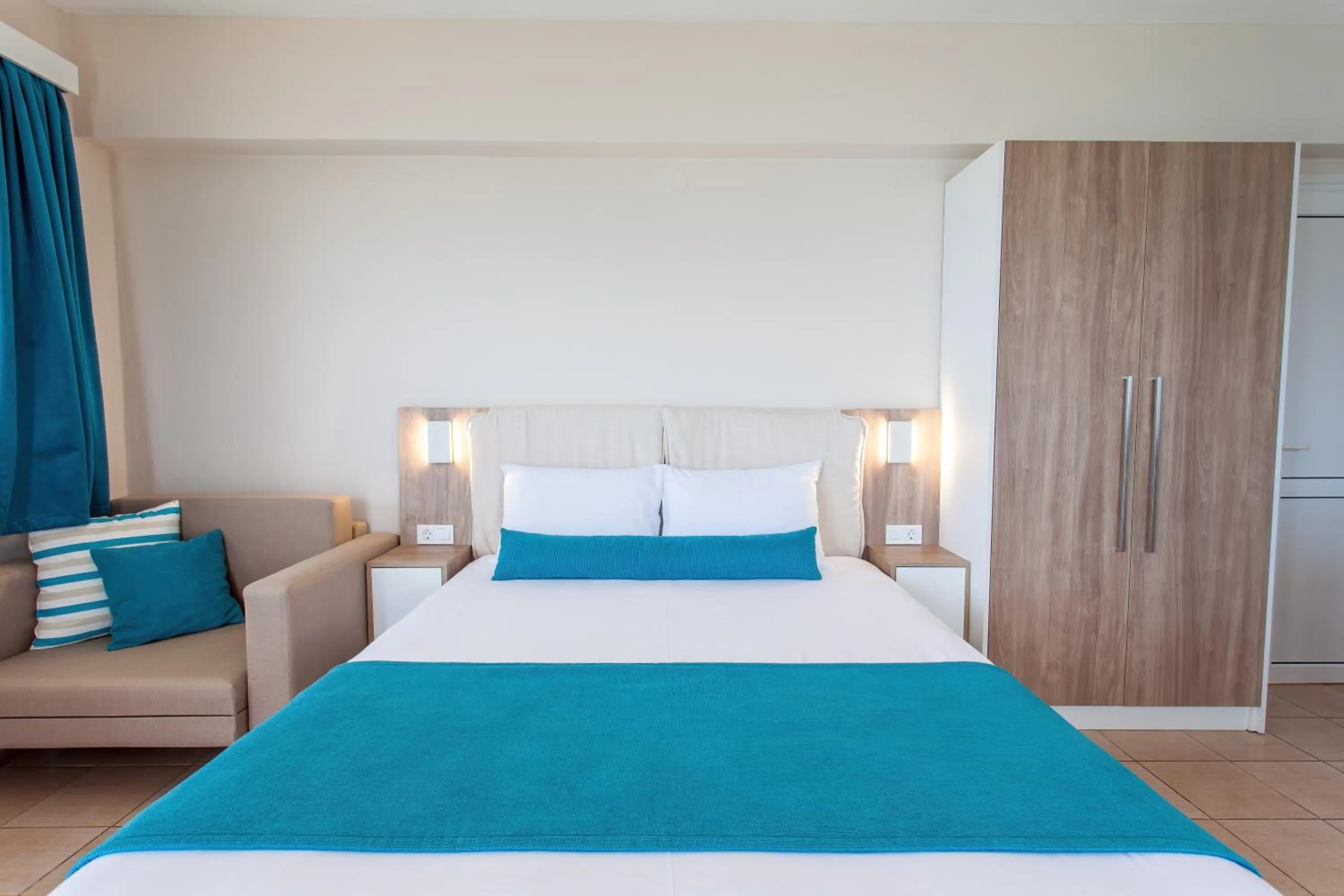 Bed in Maistrali Beach Studios