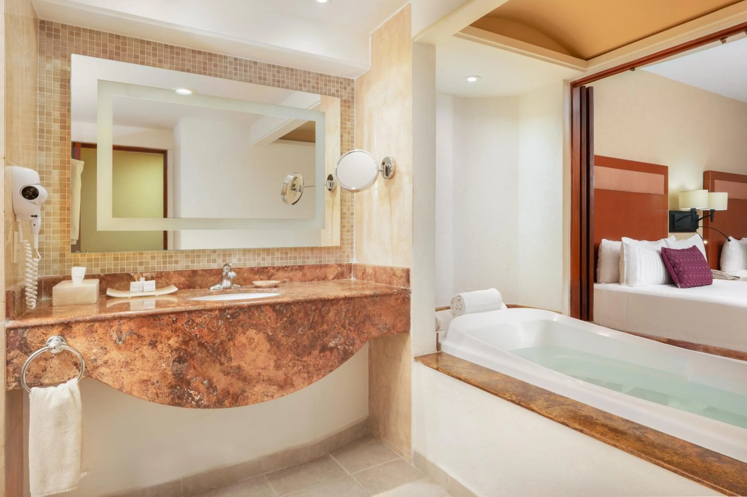 Bathroom, Bed in GR Solaris Lighthouse - All Inclusive