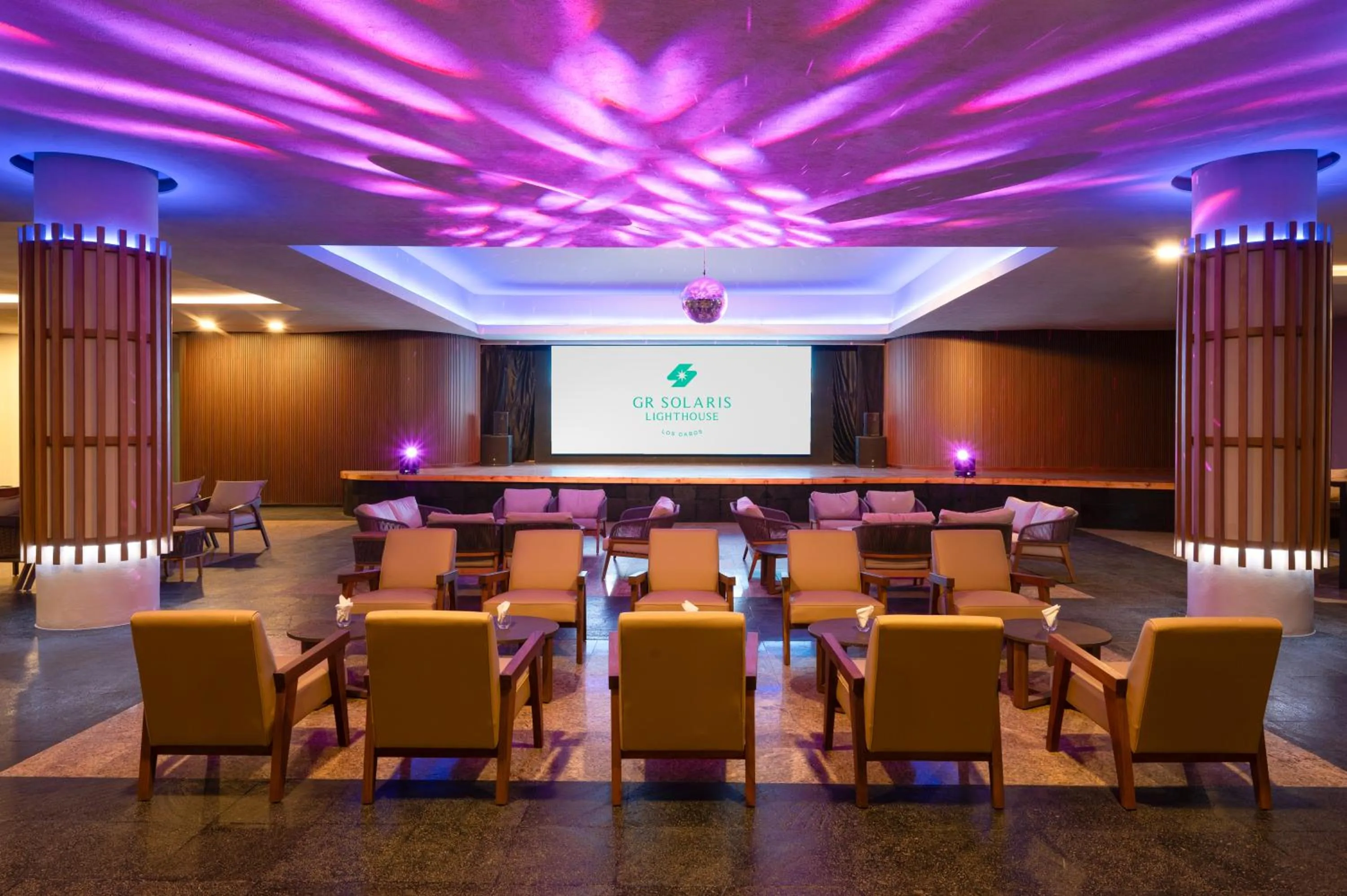 Lounge or bar in GR Solaris Lighthouse - All Inclusive