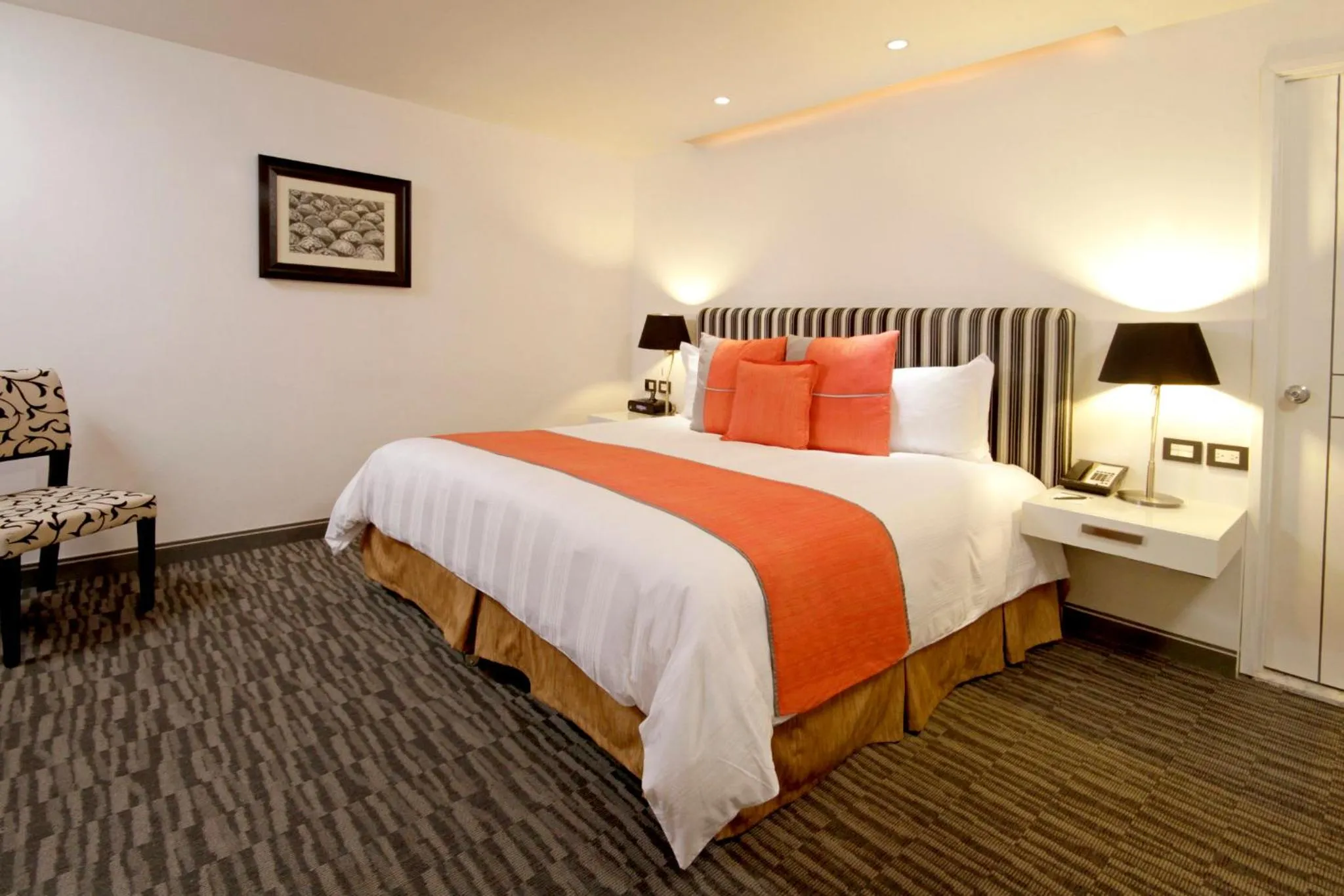 Photo of the whole room, Bed in Presidente InterContinental Guadalajara by IHG