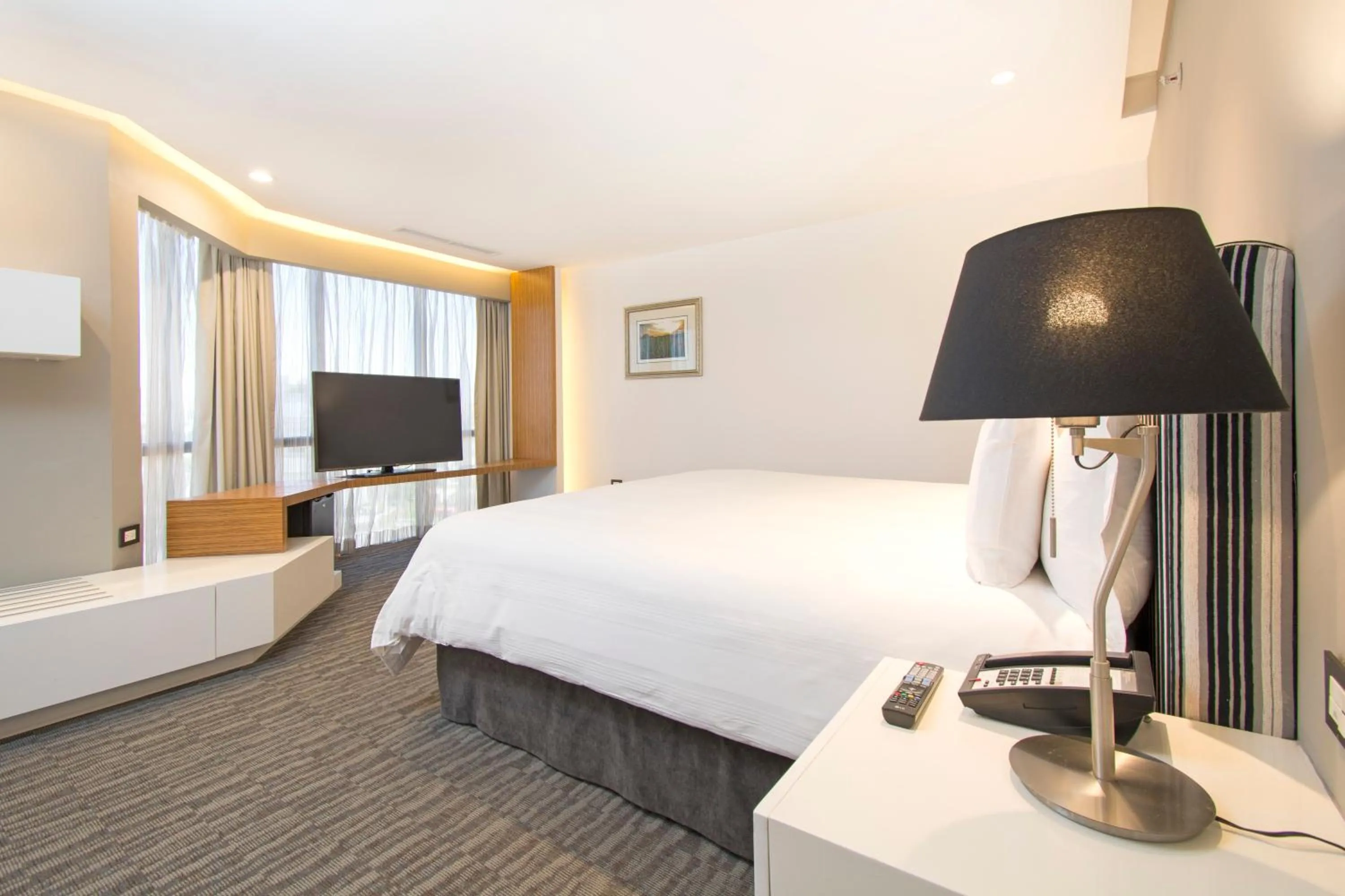 Bedroom, Bed in Presidente InterContinental Guadalajara by IHG