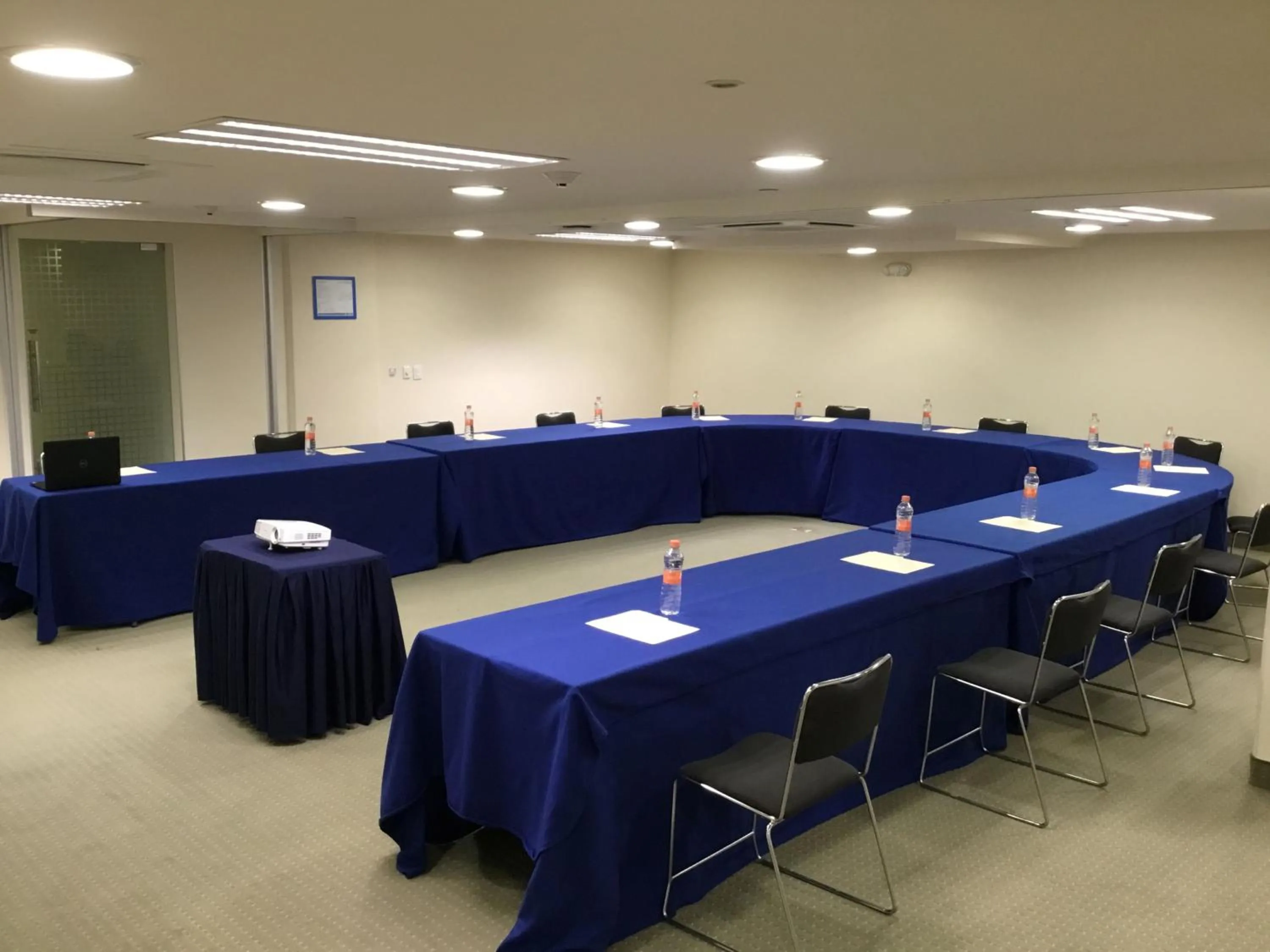 Meeting/conference room in Holiday Inn Express Guadalajara Expo by IHG
