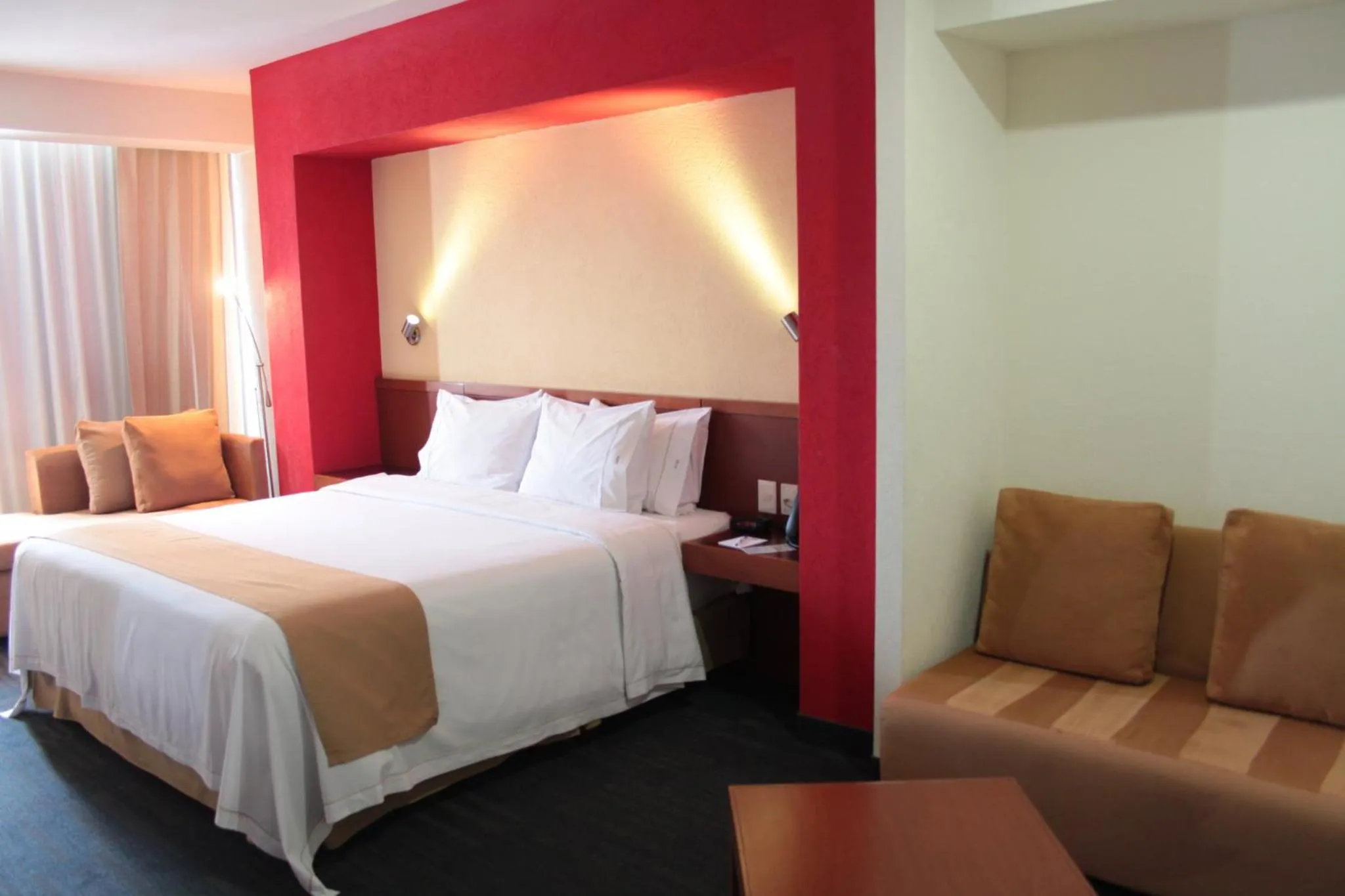 Photo of the whole room, Bed in Holiday Inn Express Guadalajara Expo by IHG