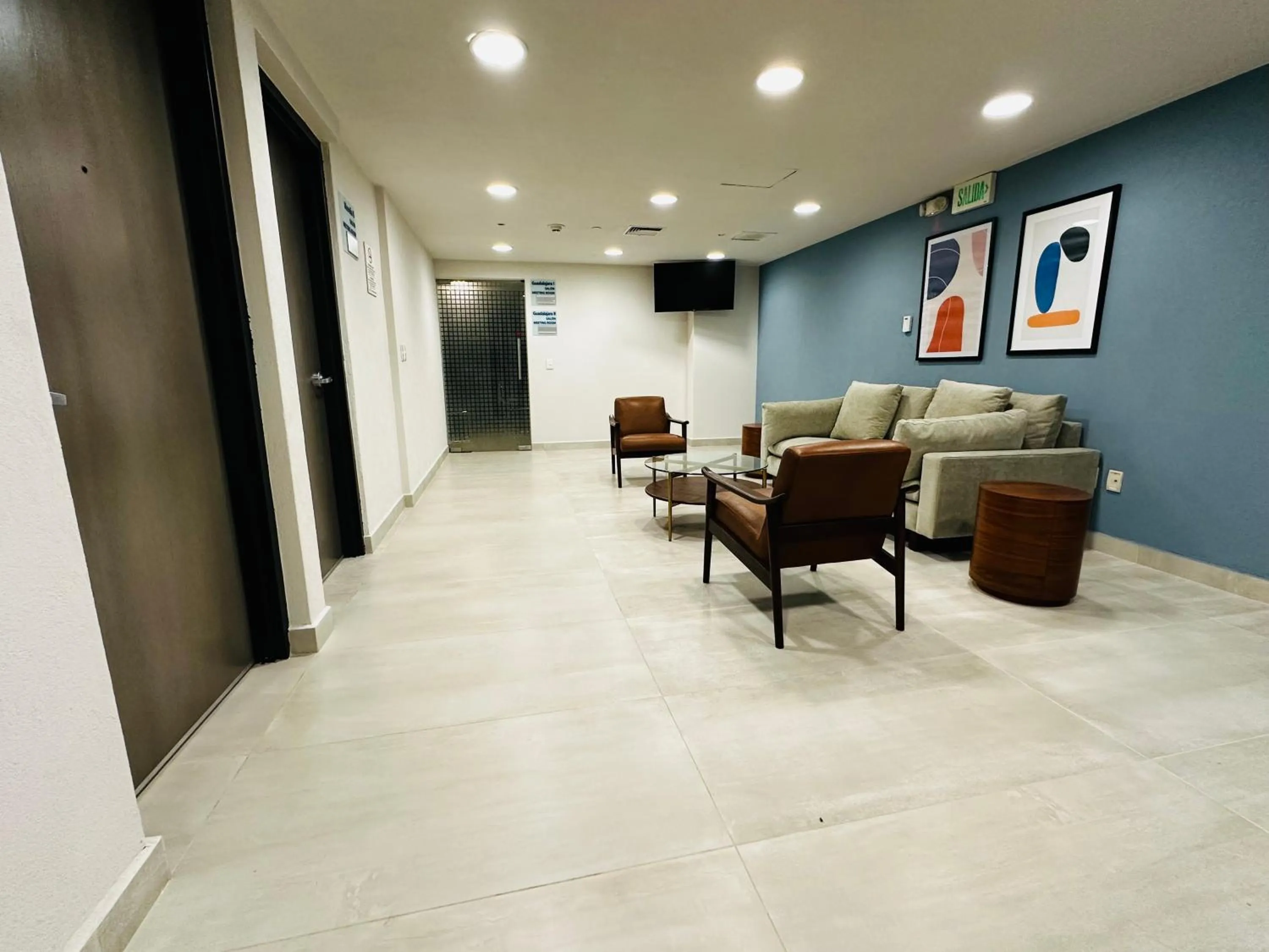 Meeting/conference room in Holiday Inn Express Guadalajara Expo by IHG