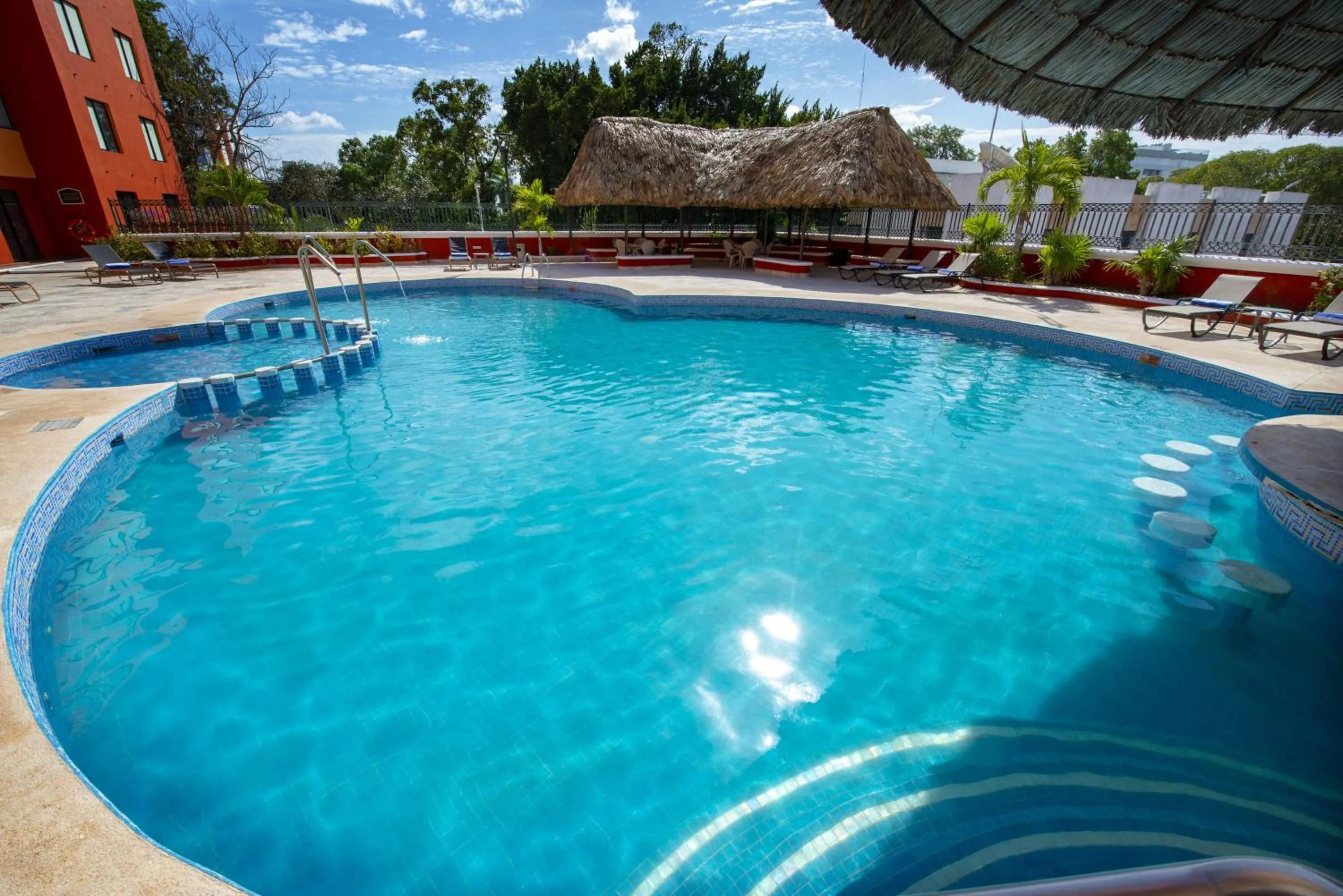 Swimming pool in Holiday Inn Merida by IHG