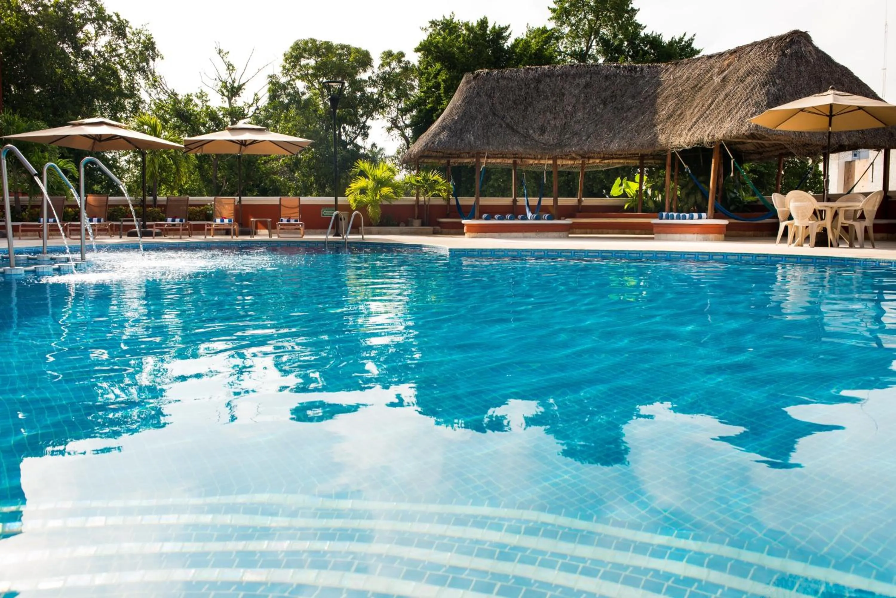 Swimming pool in Holiday Inn Merida by IHG