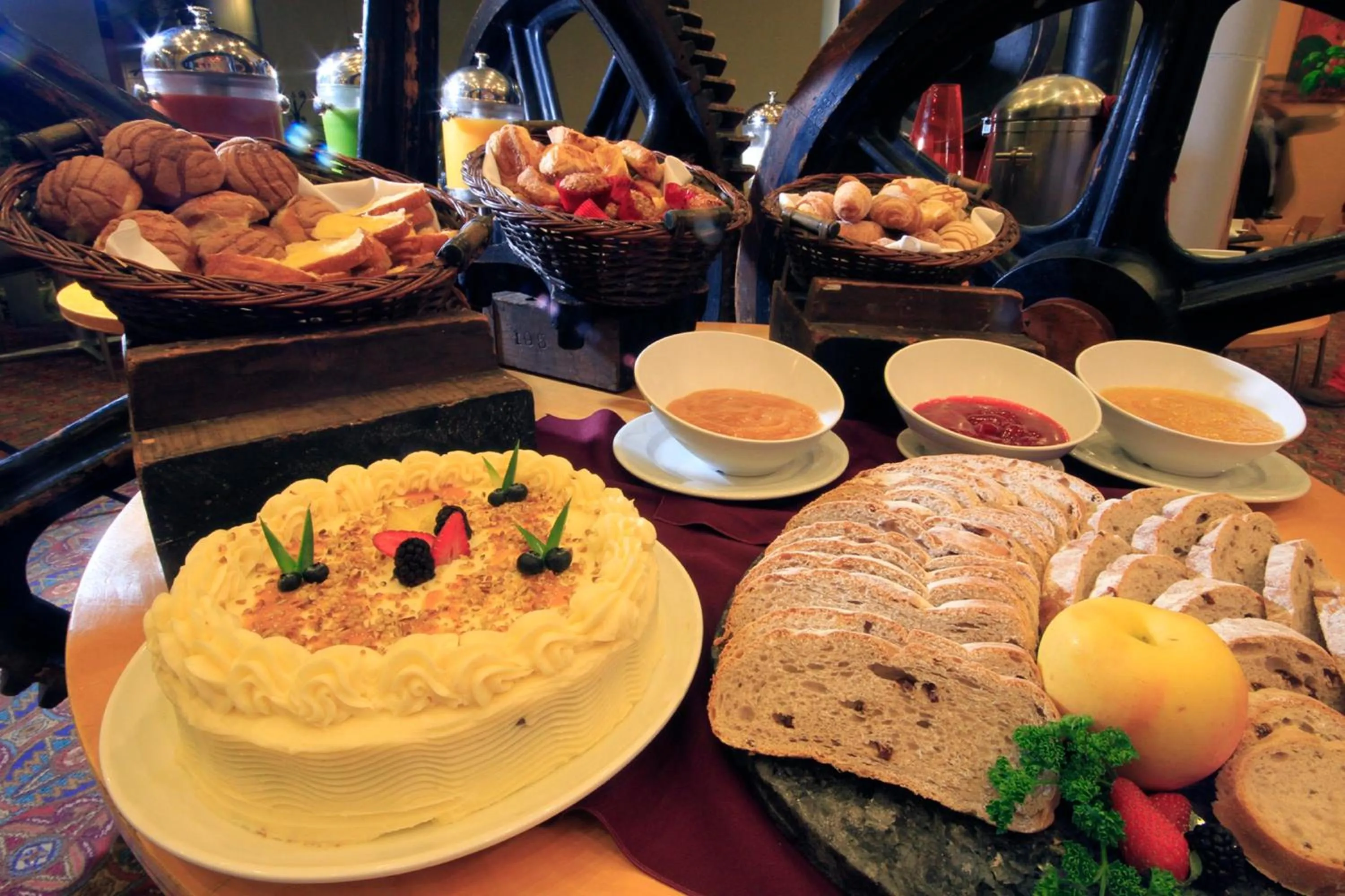 Breakfast in Holiday Inn Monterrey-Parque Fundidora by IHG