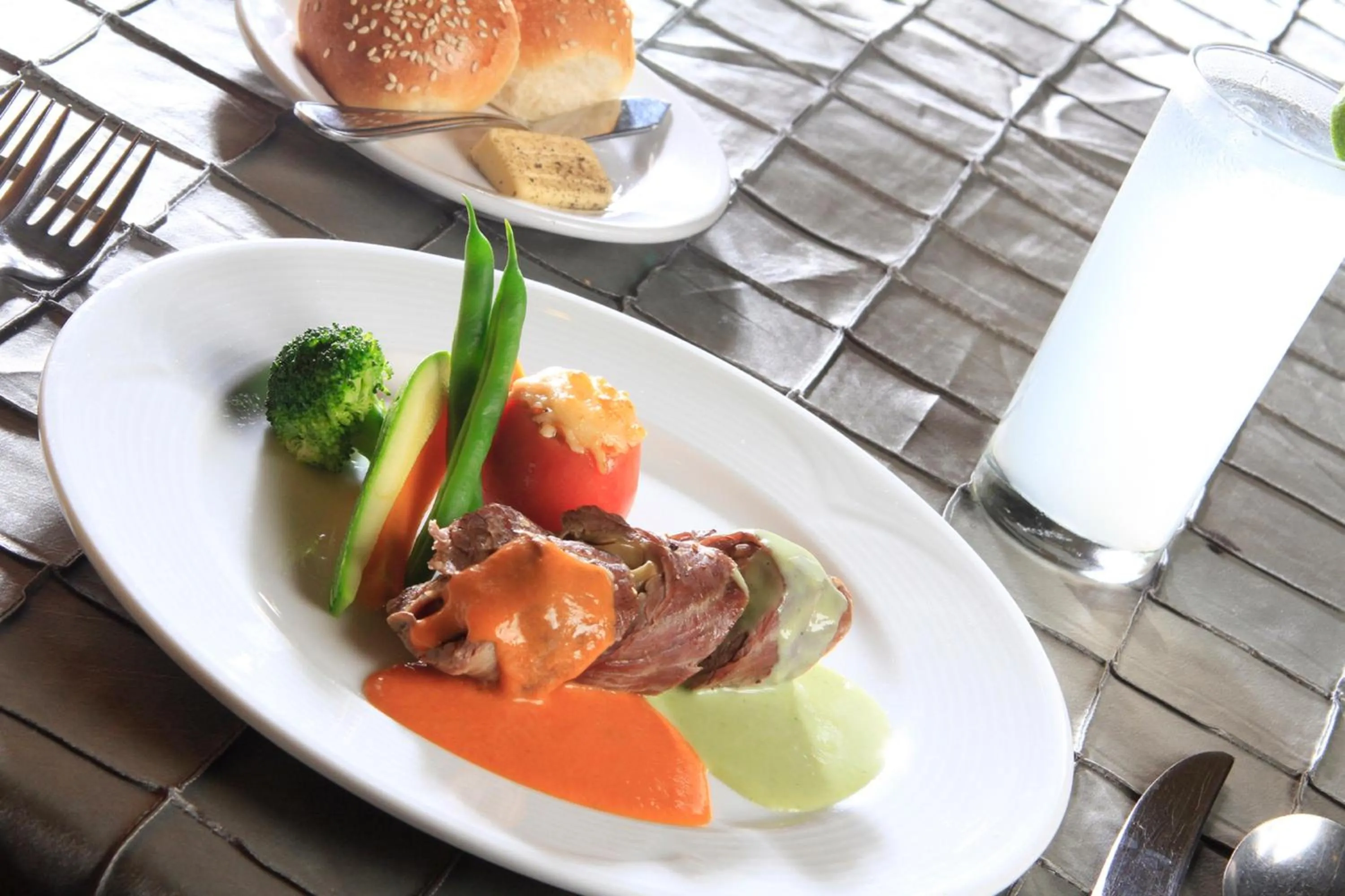 Restaurant/places to eat in Holiday Inn Monterrey-Parque Fundidora by IHG