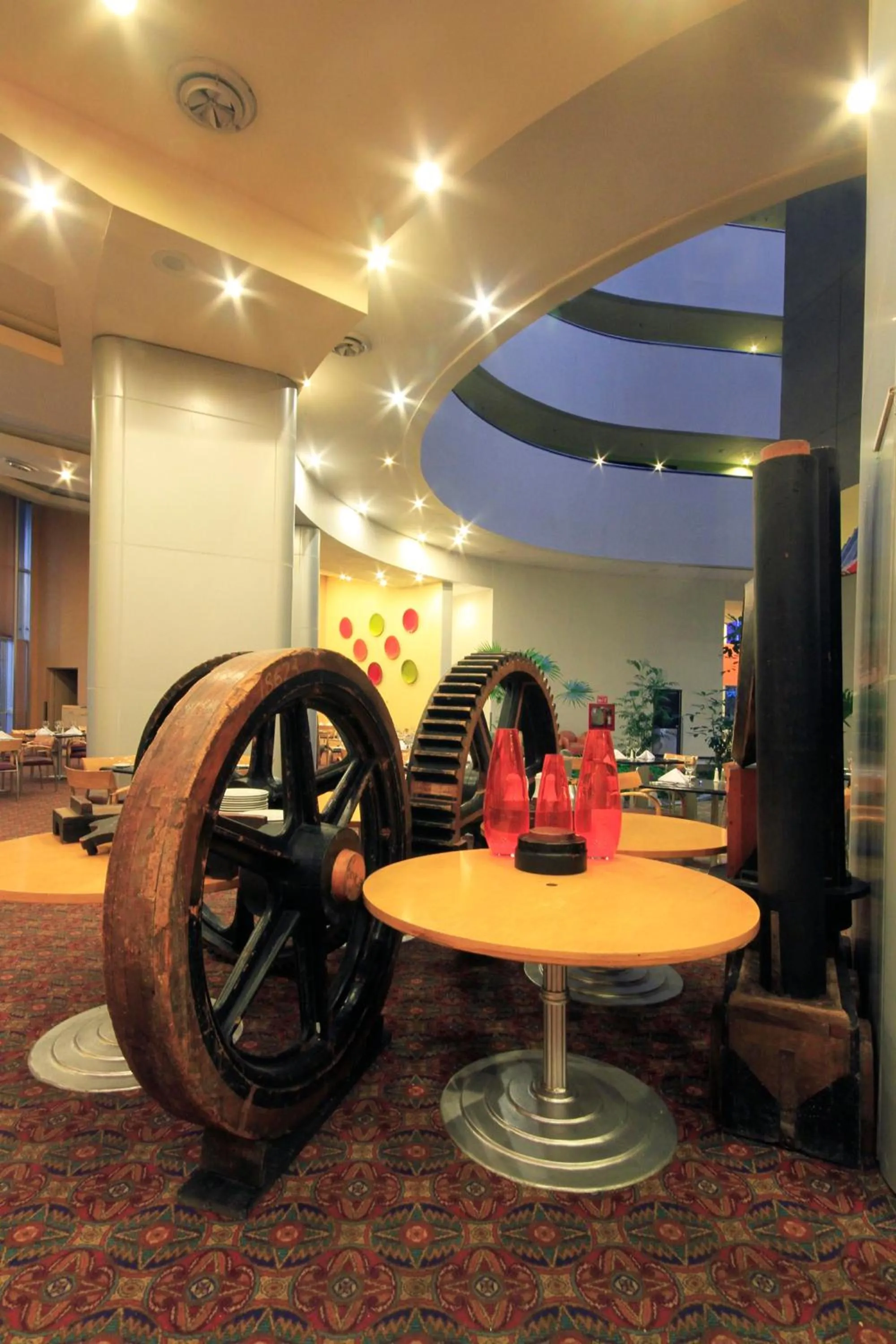 Restaurant/places to eat in Holiday Inn Monterrey-Parque Fundidora by IHG