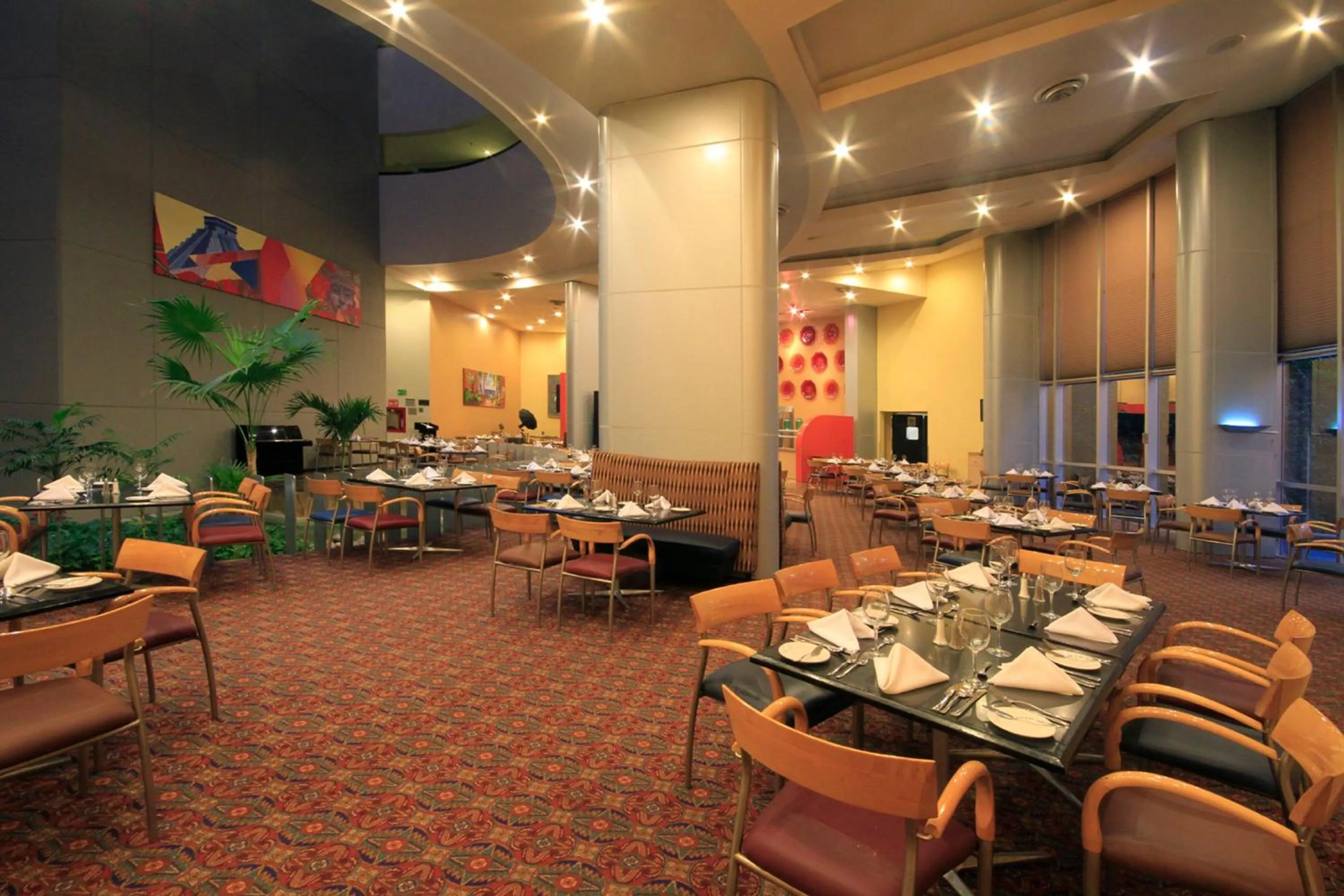 Restaurant/places to eat in Holiday Inn Monterrey-Parque Fundidora by IHG