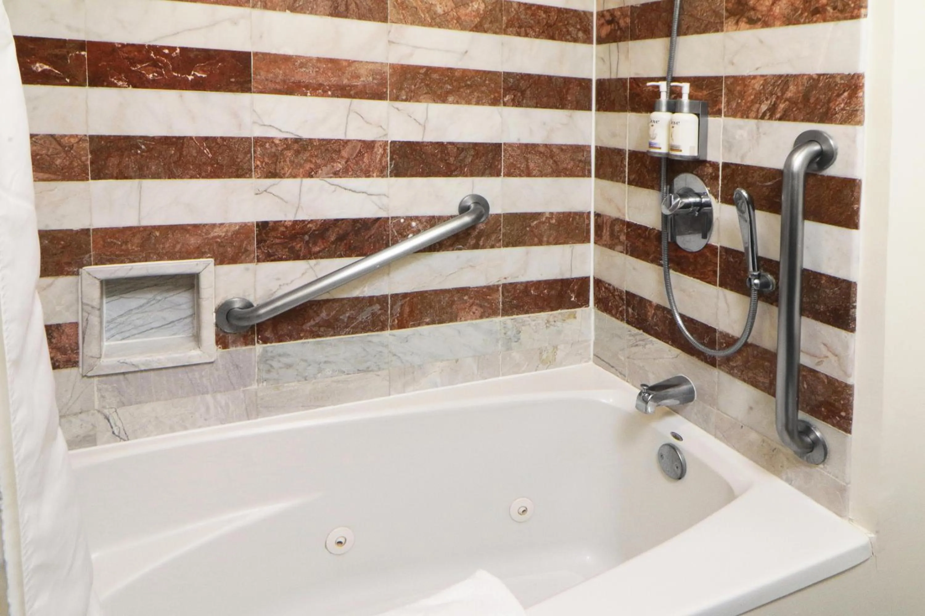 Bathroom in Holiday Inn Monterrey-Parque Fundidora by IHG