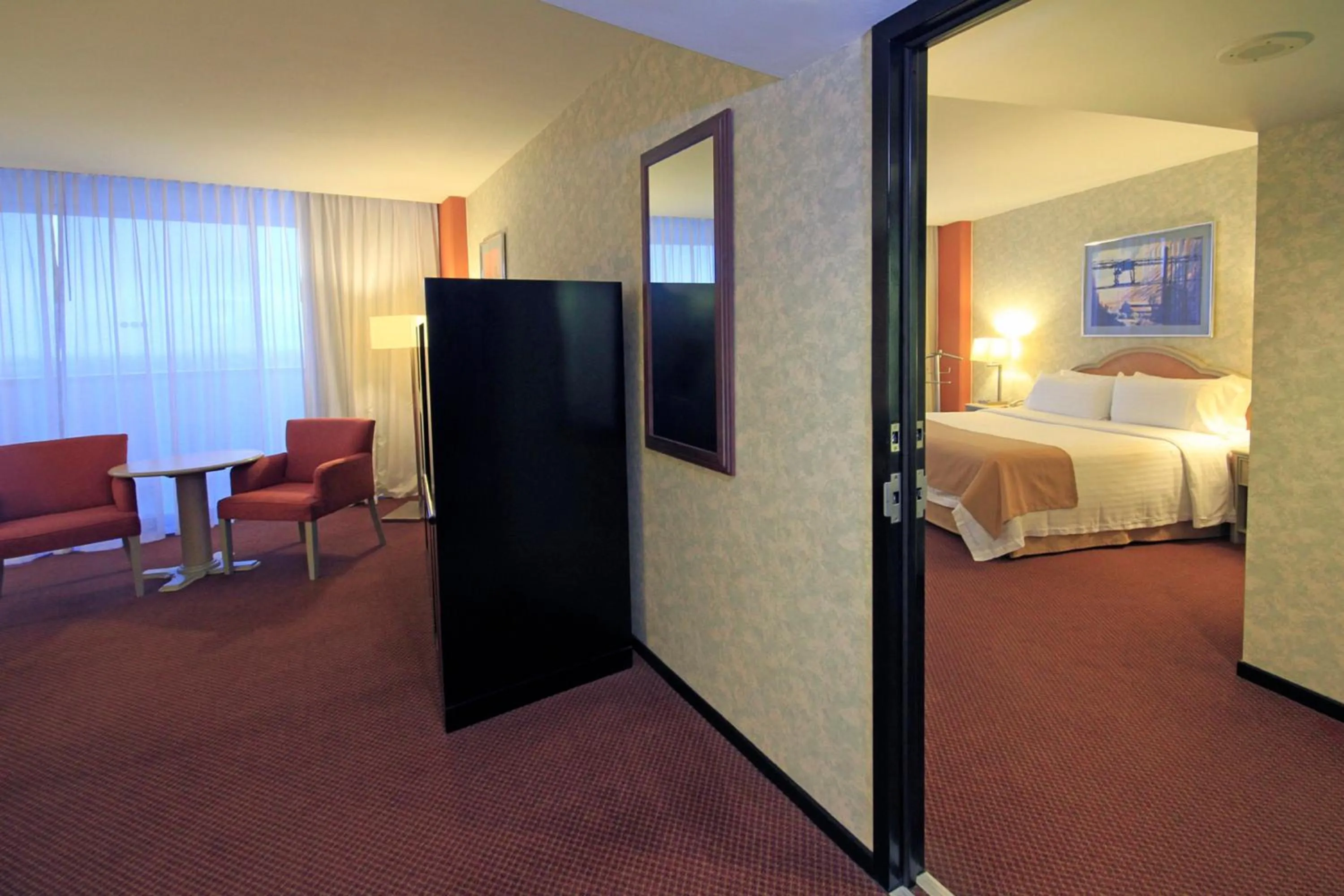 Photo of the whole room, Bed in Holiday Inn Monterrey-Parque Fundidora by IHG