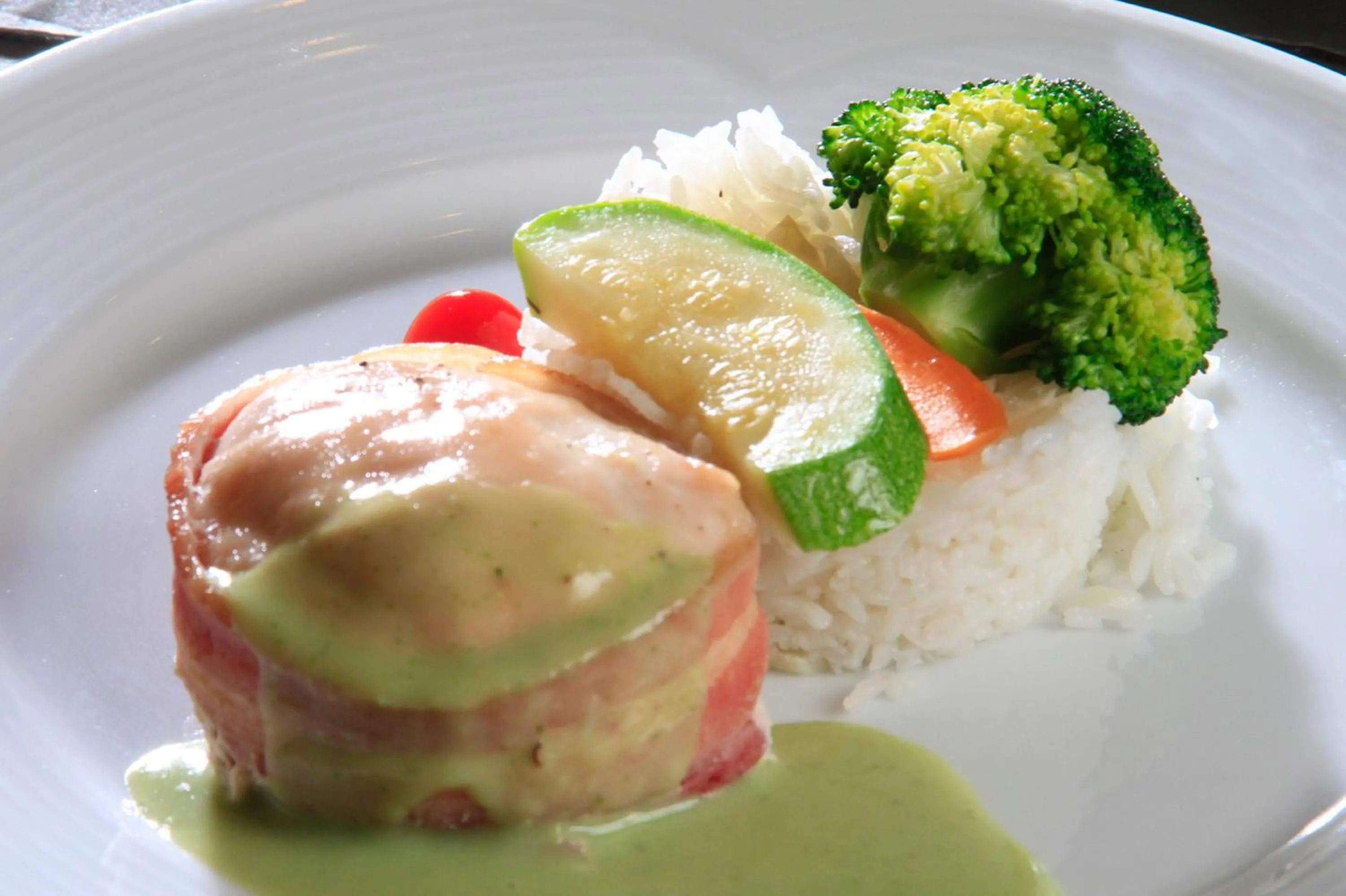 Restaurant/places to eat in Holiday Inn Monterrey-Parque Fundidora by IHG