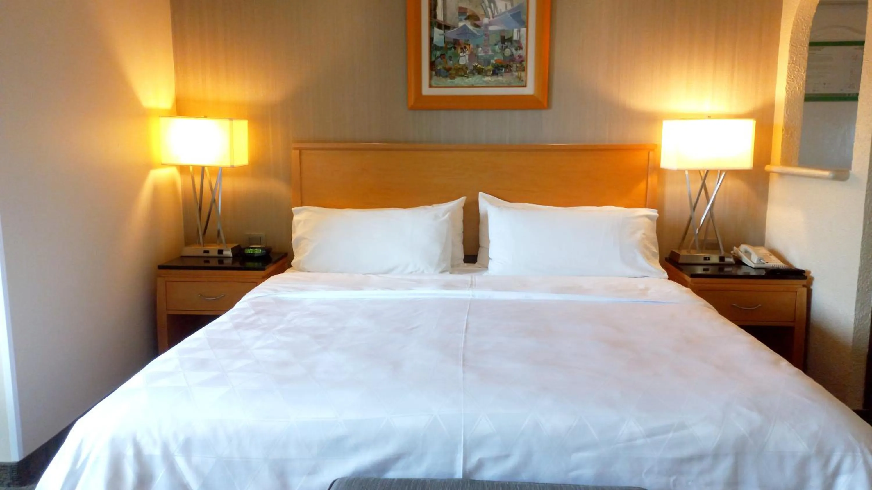 Photo of the whole room, Bed in Holiday Inn Cuernavaca by IHG