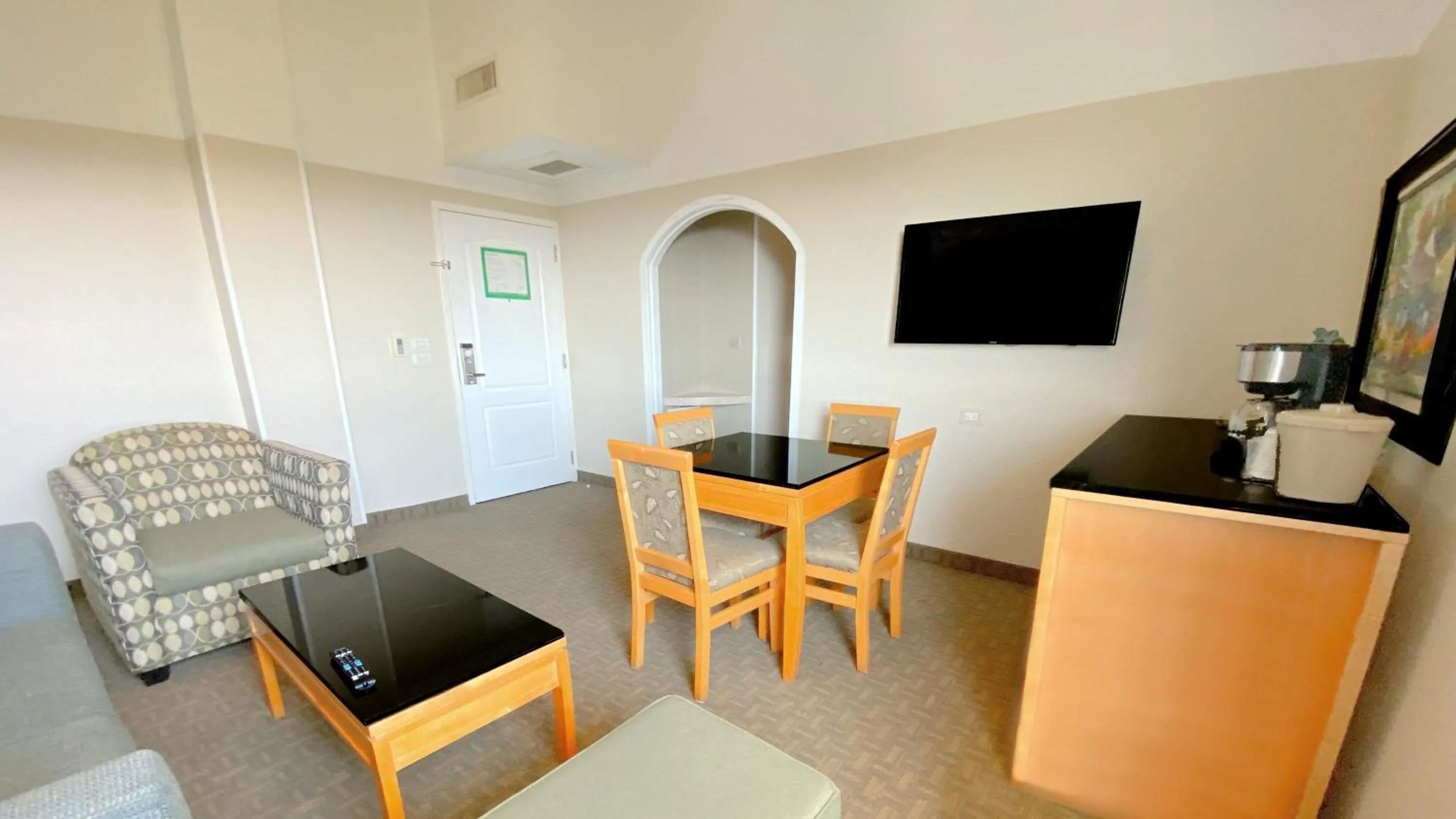 Photo of the whole room in Holiday Inn Cuernavaca by IHG