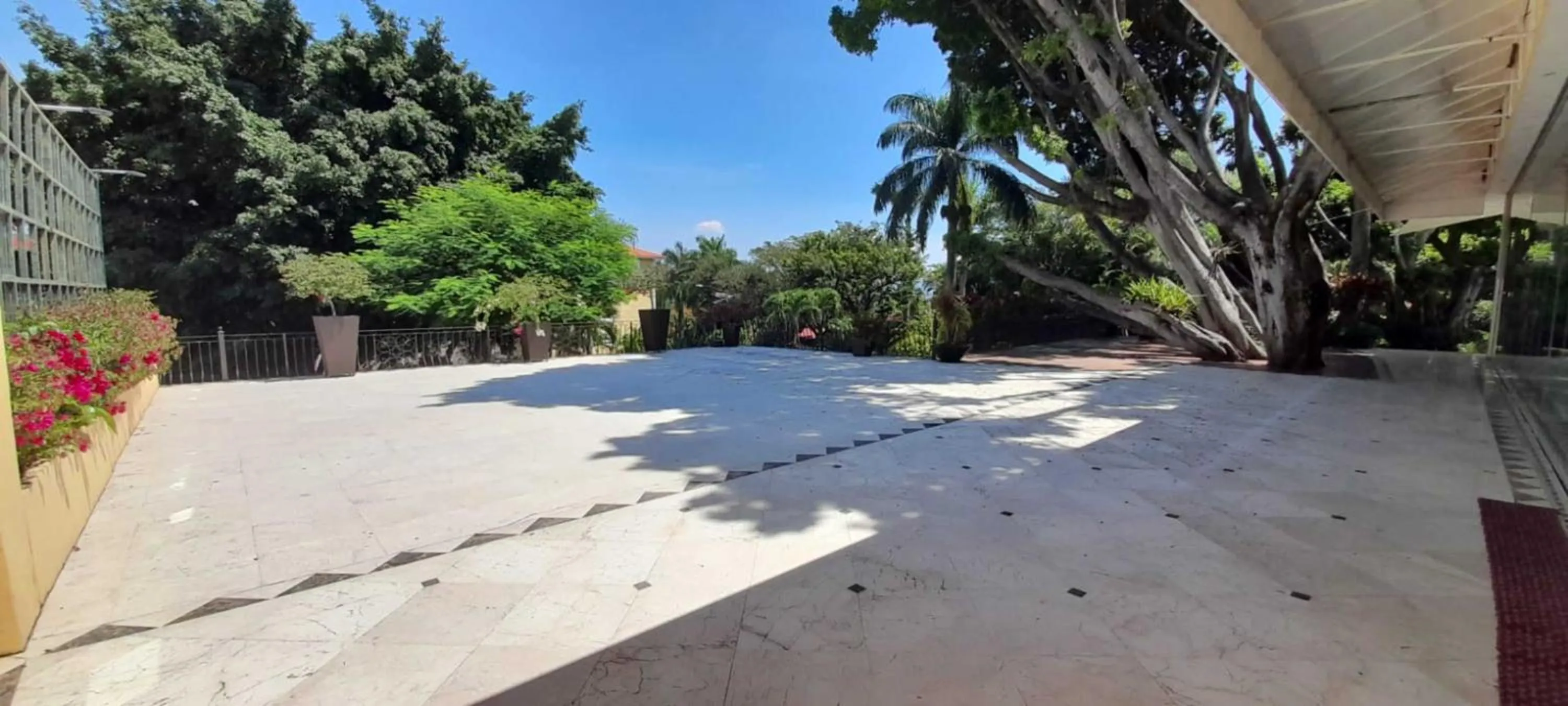 Day in Holiday Inn Cuernavaca by IHG