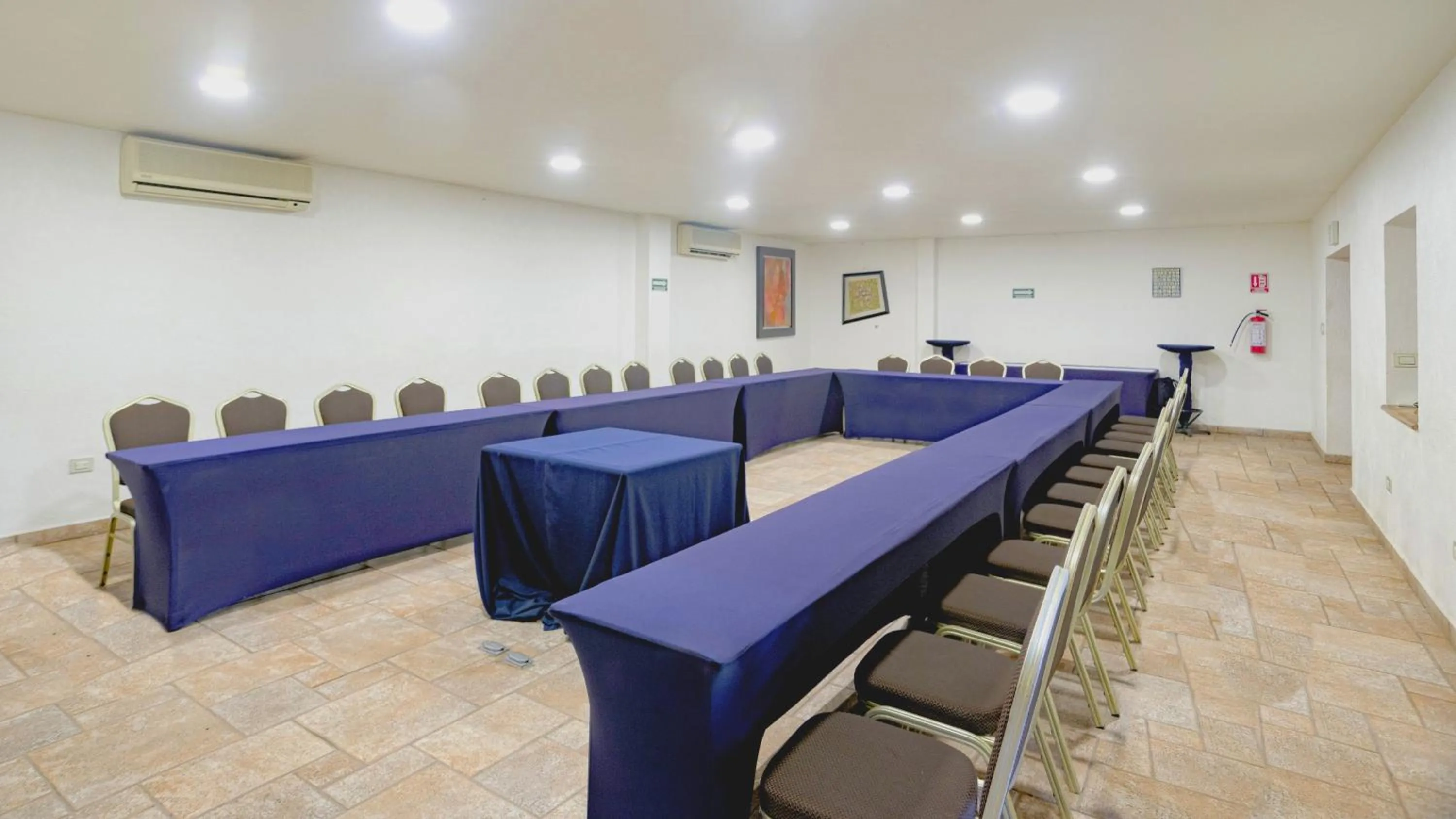 Meeting/conference room in Holiday Inn Cuernavaca by IHG
