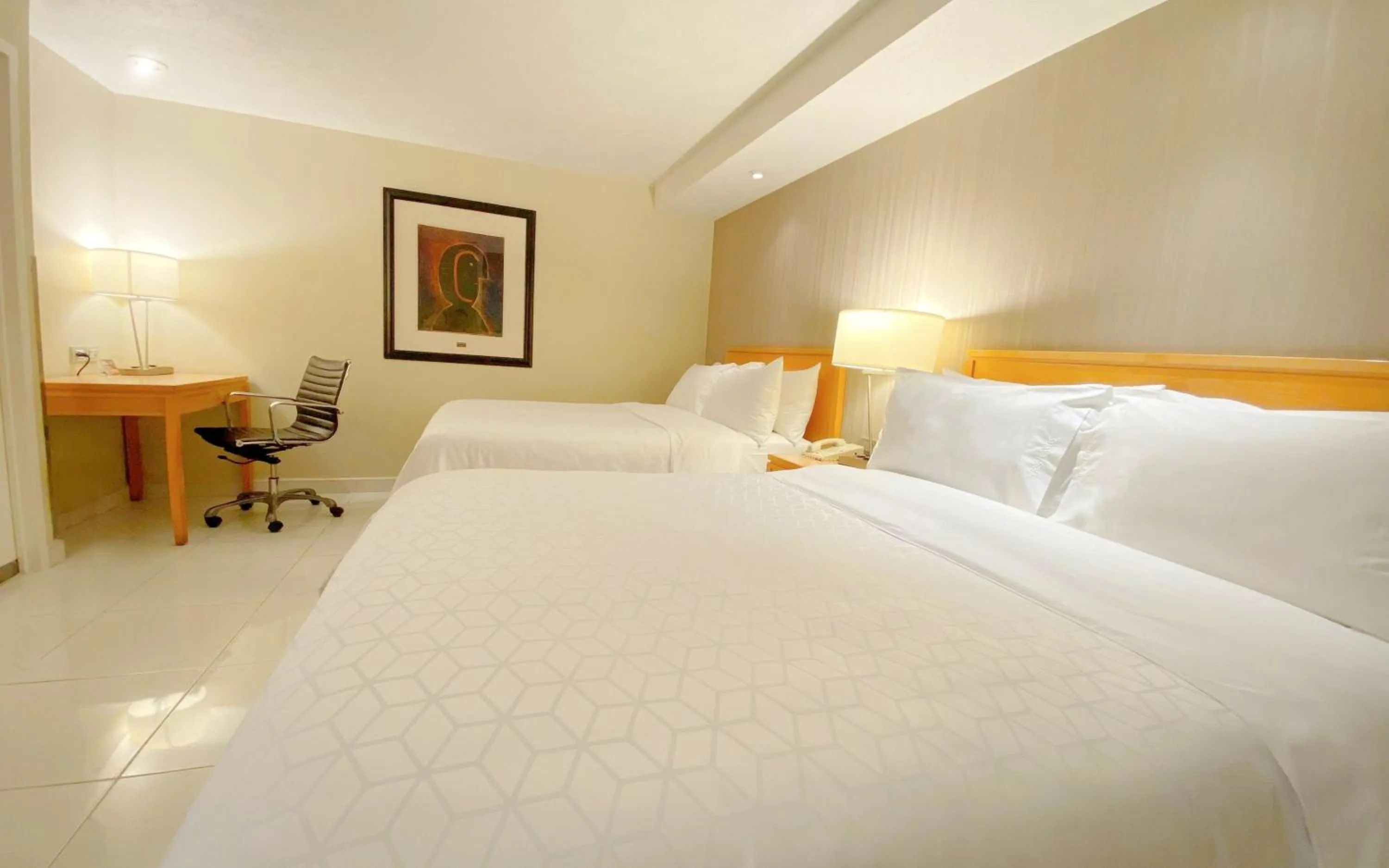 Photo of the whole room, Bed in Holiday Inn Cuernavaca by IHG