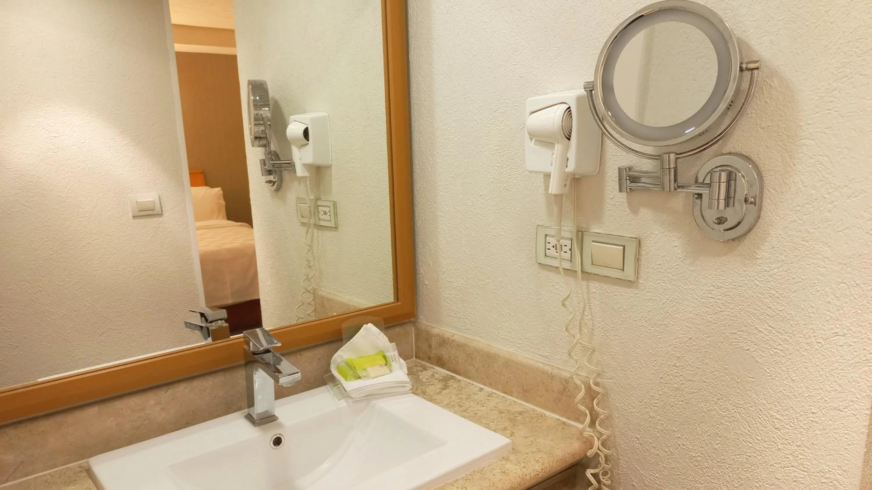 Bathroom in Holiday Inn Cuernavaca by IHG