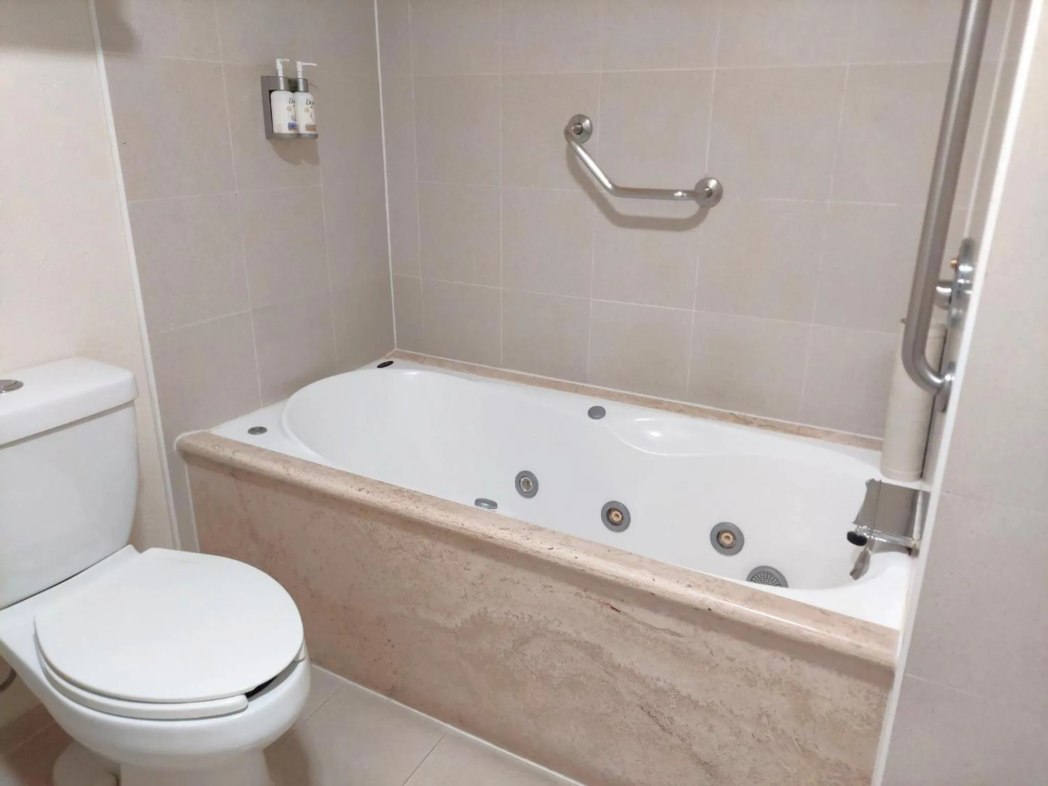 Bathroom in Holiday Inn Cuernavaca by IHG